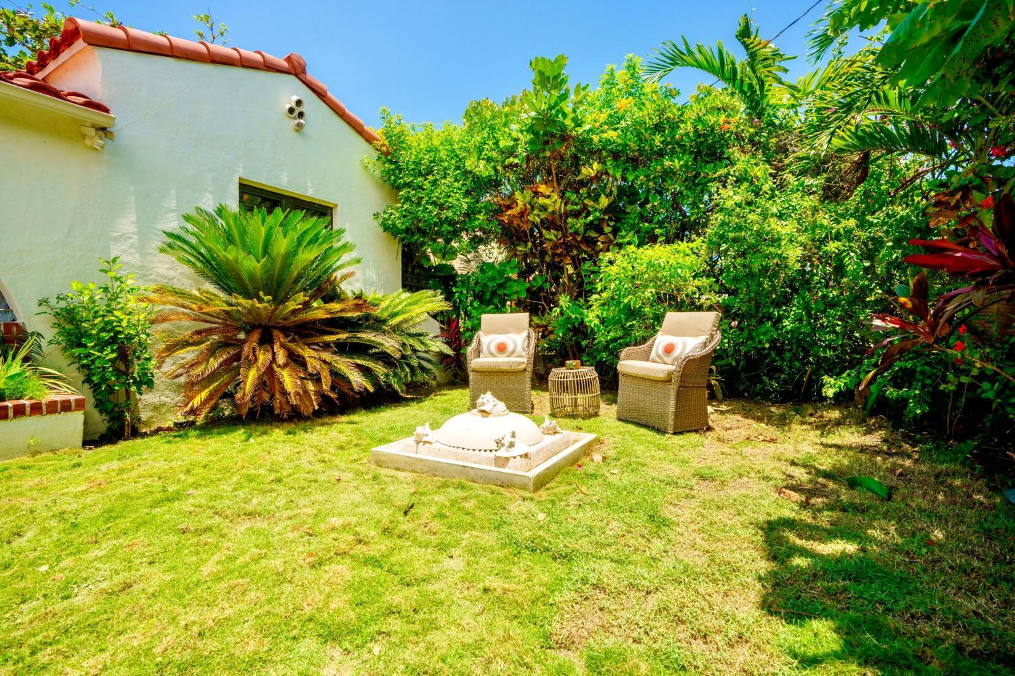 Seaside Haven: Gated 2-bedroom With Den And Parking