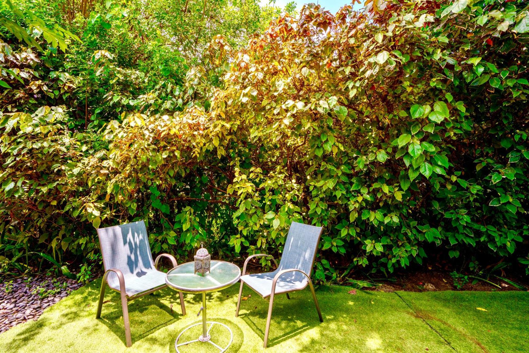 Seaside Haven: Gated 2-bedroom With Den And Parking *