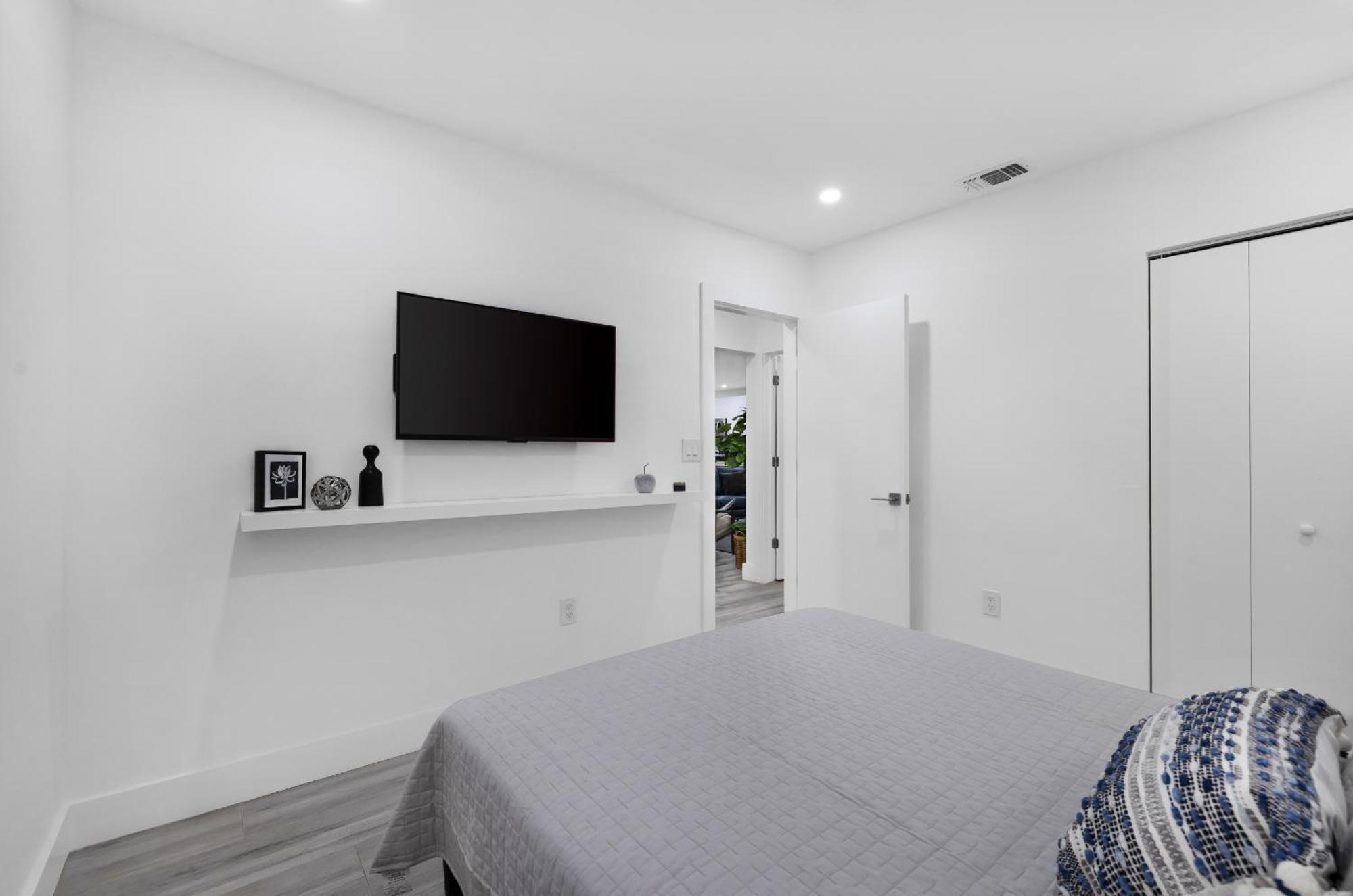 Holiday home Modern In Design District ! *