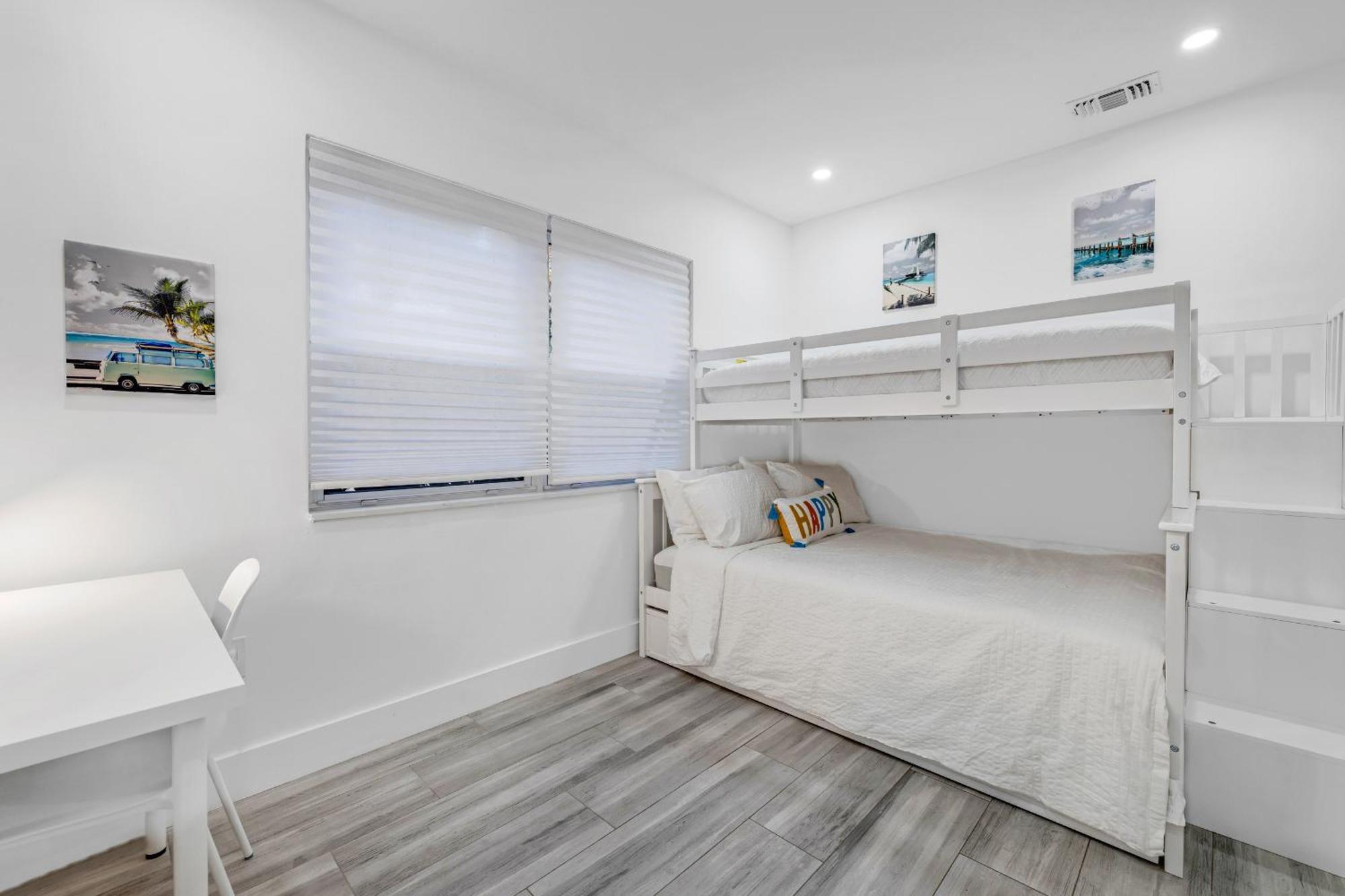 Modern In Design District ! Holiday home Miami