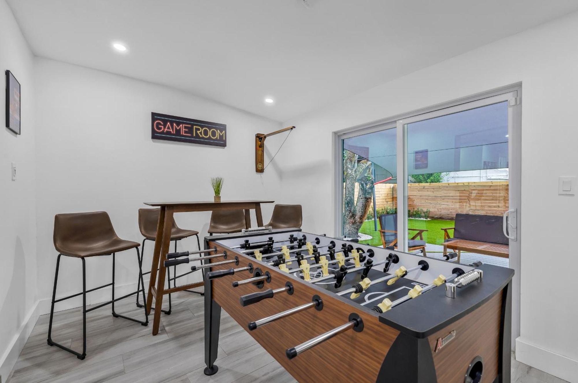 Modern In Design District ! Holiday home Miami