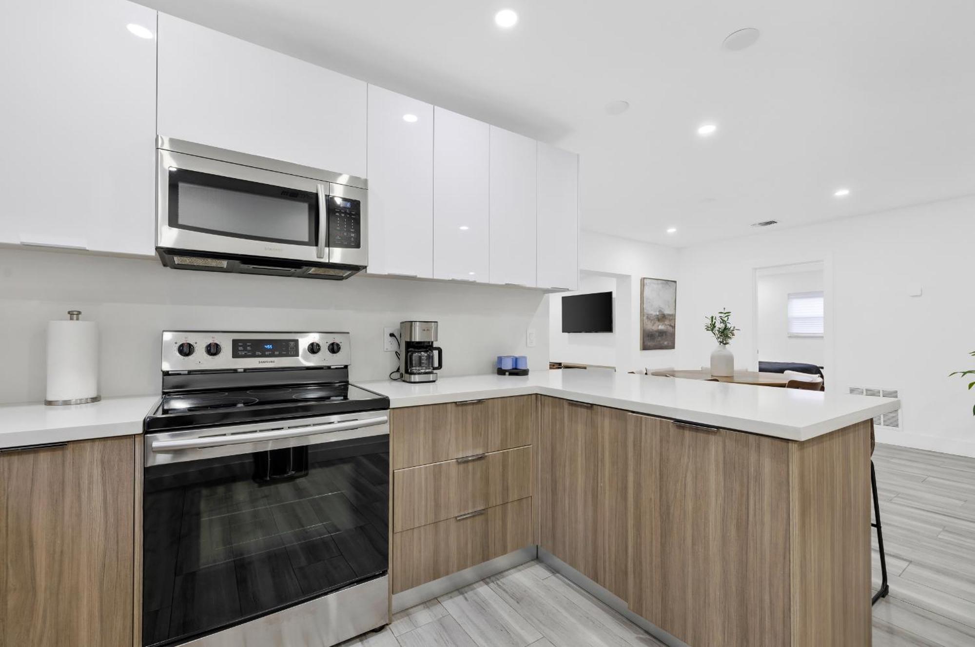 Modern In Design District ! *