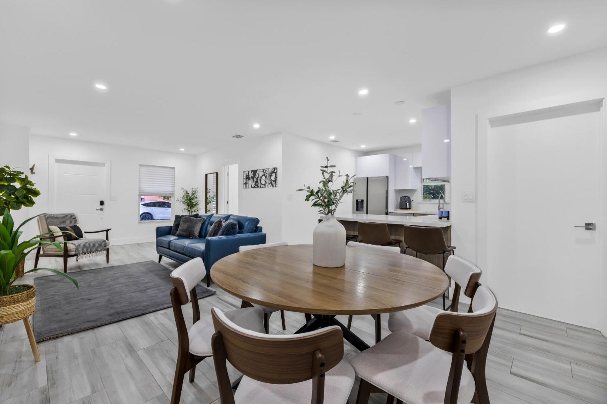 Modern In Design District !