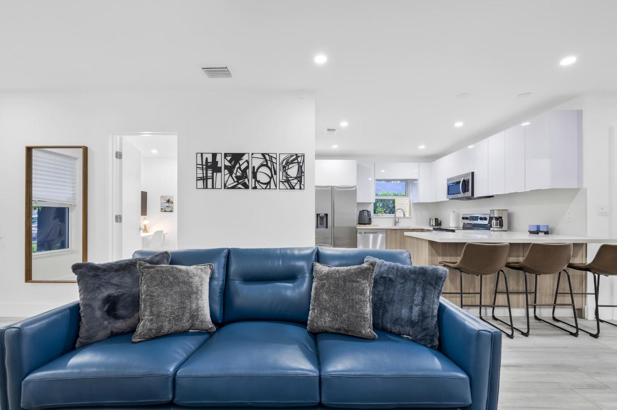 Modern In Design District ! *