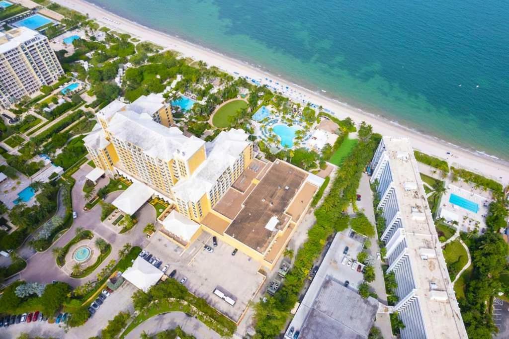 The Palms, Ocean View Located At Ritz Carlton - Key Biscayne Holiday home