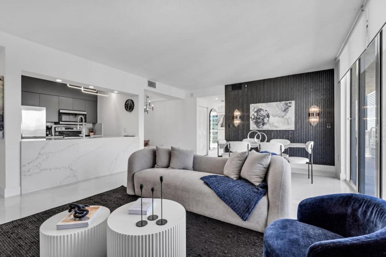 Luxe Brickell Gem With Huge Balcony N Ocean Views * Miami