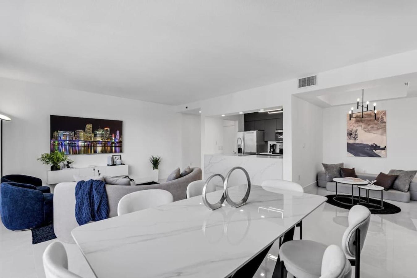 Luxe Brickell Gem With Huge Balcony N Ocean Views Miami