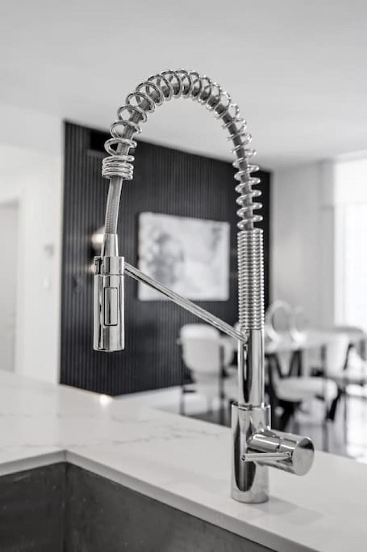 Luxe Brickell Gem With Huge Balcony N Ocean Views *