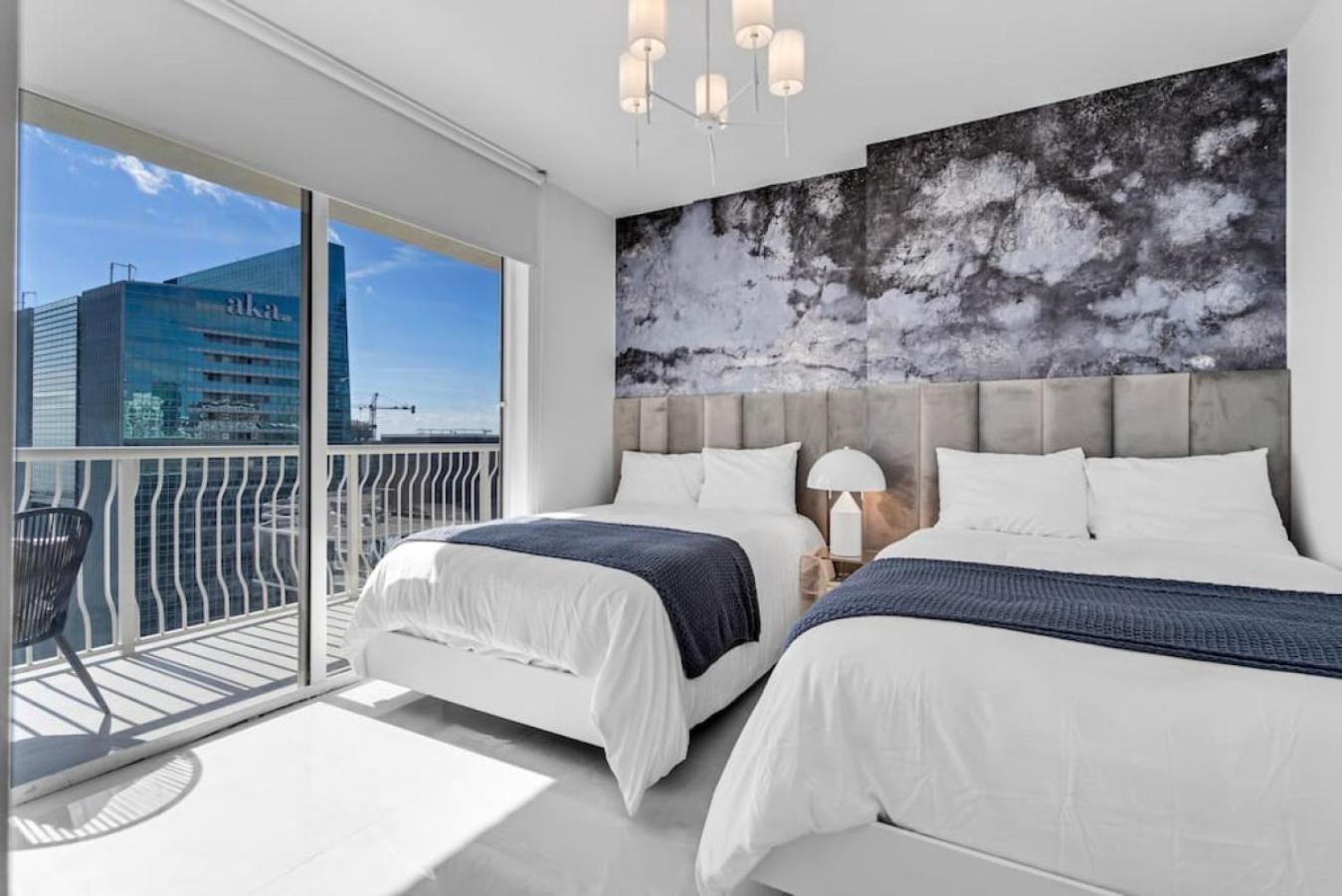 Luxe Brickell Gem With Huge Balcony N Ocean Views Holiday home