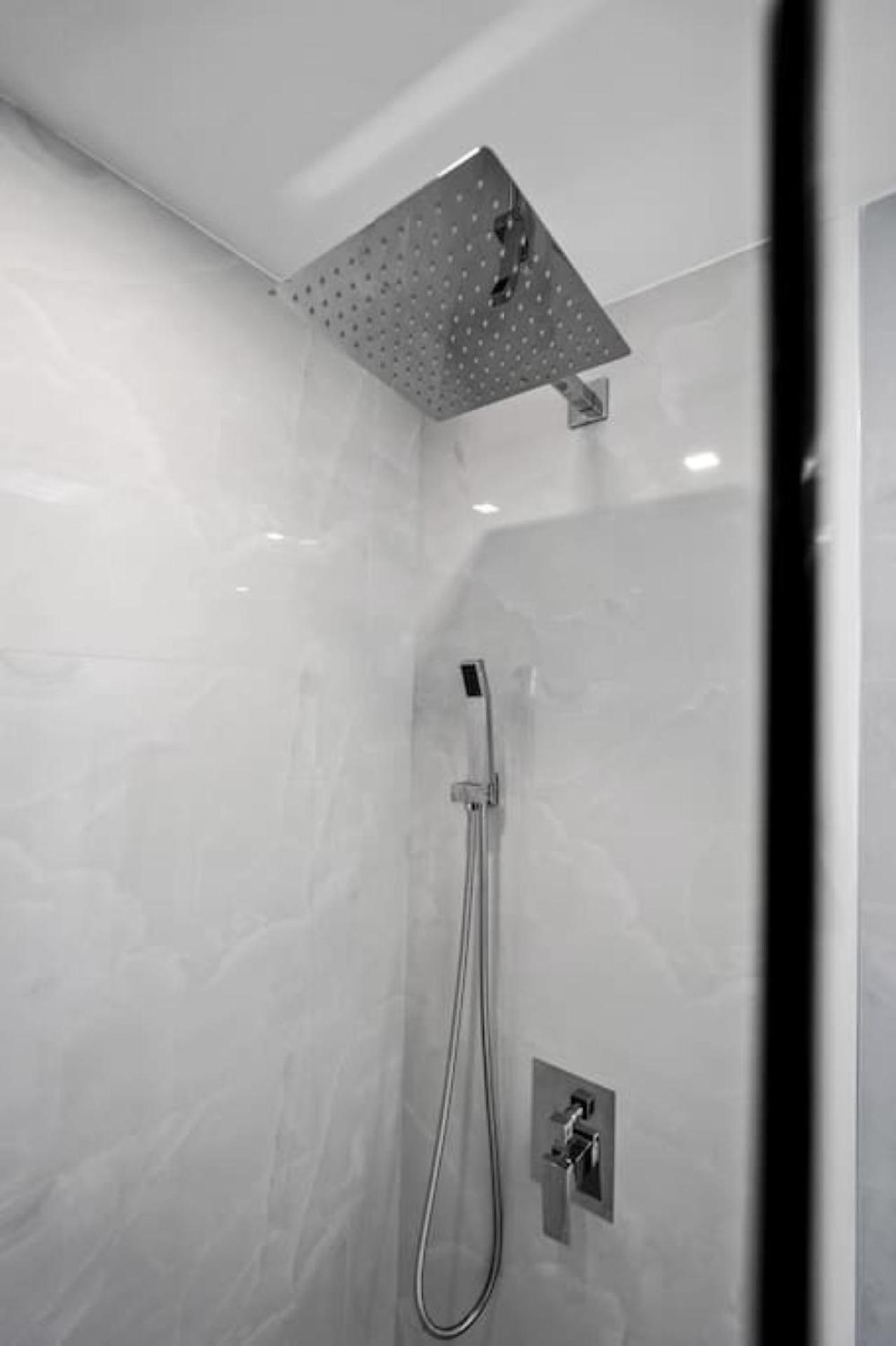 Luxe Brickell Gem With Huge Balcony N Ocean Views Holiday home *