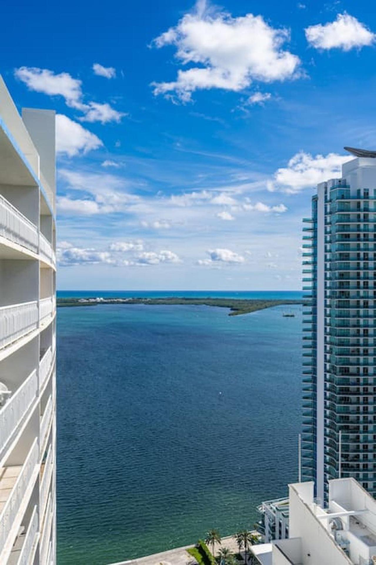 Holiday home Luxe Brickell Gem With Huge Balcony N Ocean Views Miami