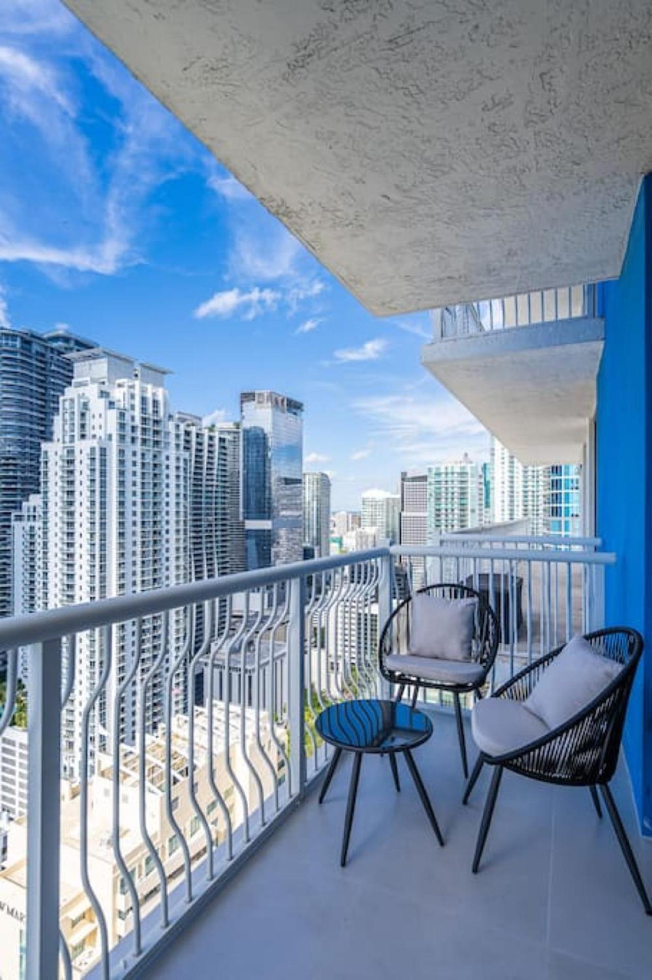 Luxe Brickell Gem With Huge Balcony N Ocean Views * Miami