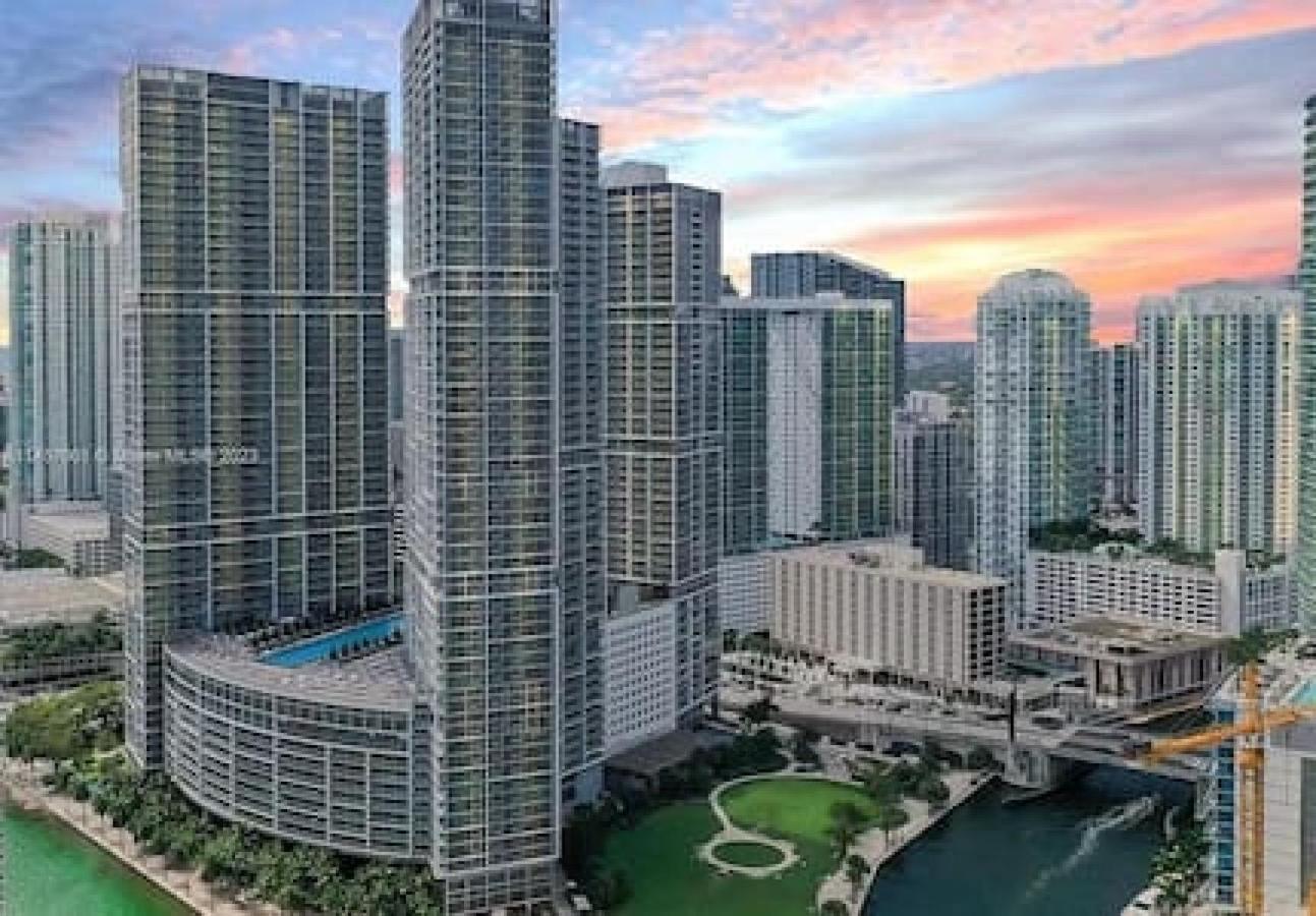 28th Floor Icon Brickell Penthouse With Views