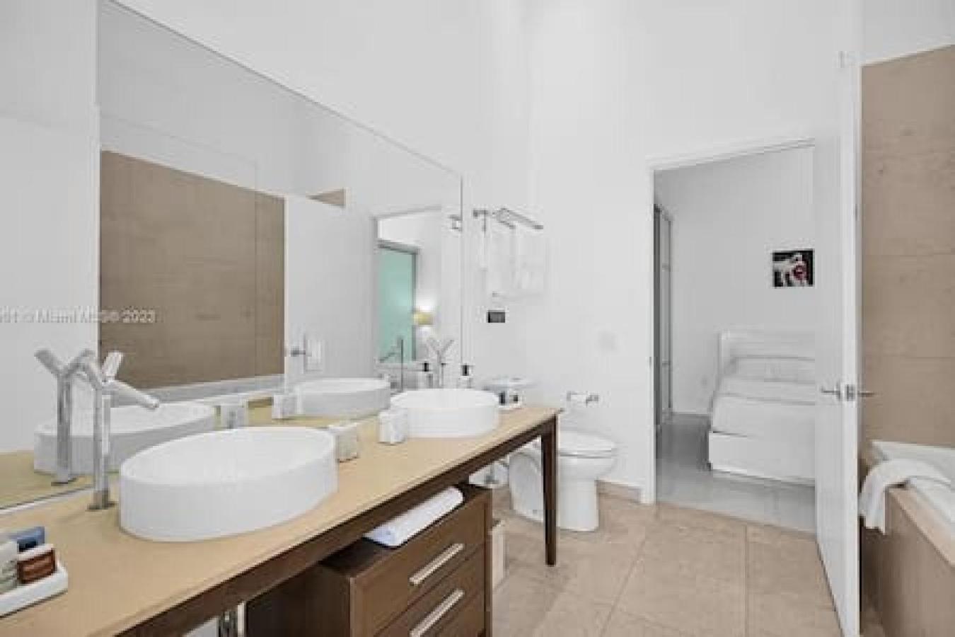 28th Floor Icon Brickell Penthouse With Views