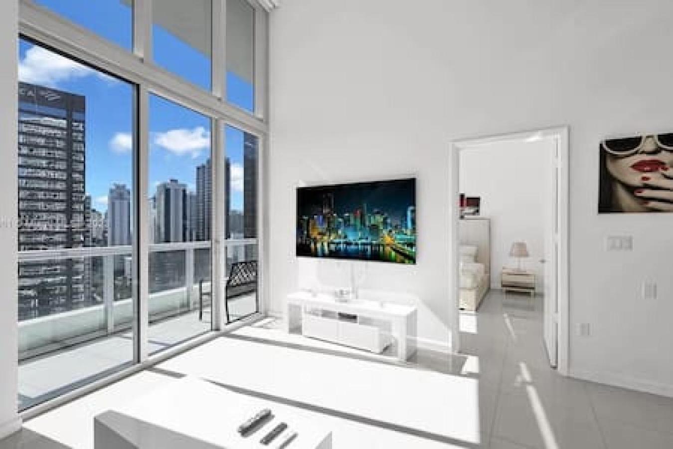 28th Floor Icon Brickell Penthouse With Views