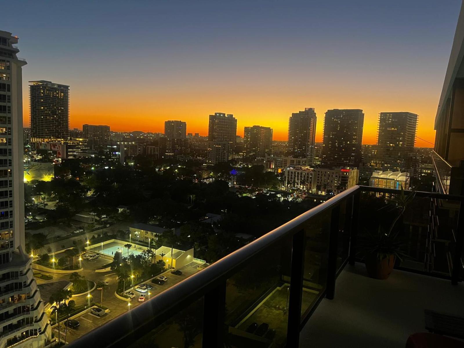 Penthouse 2 Stroy 2 Bedroom Water Views Apartment *