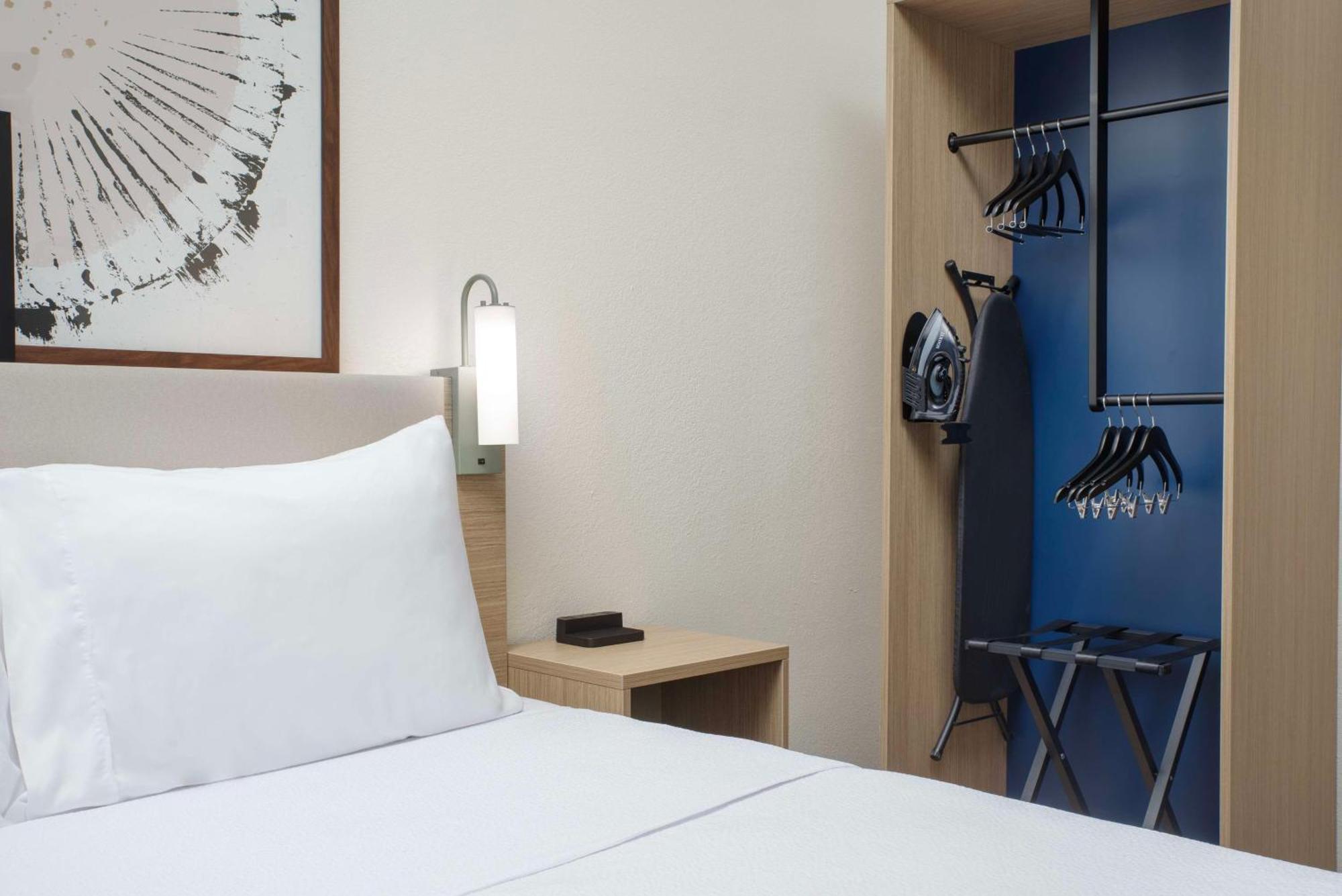 Hotel Spark By Hilton Doral