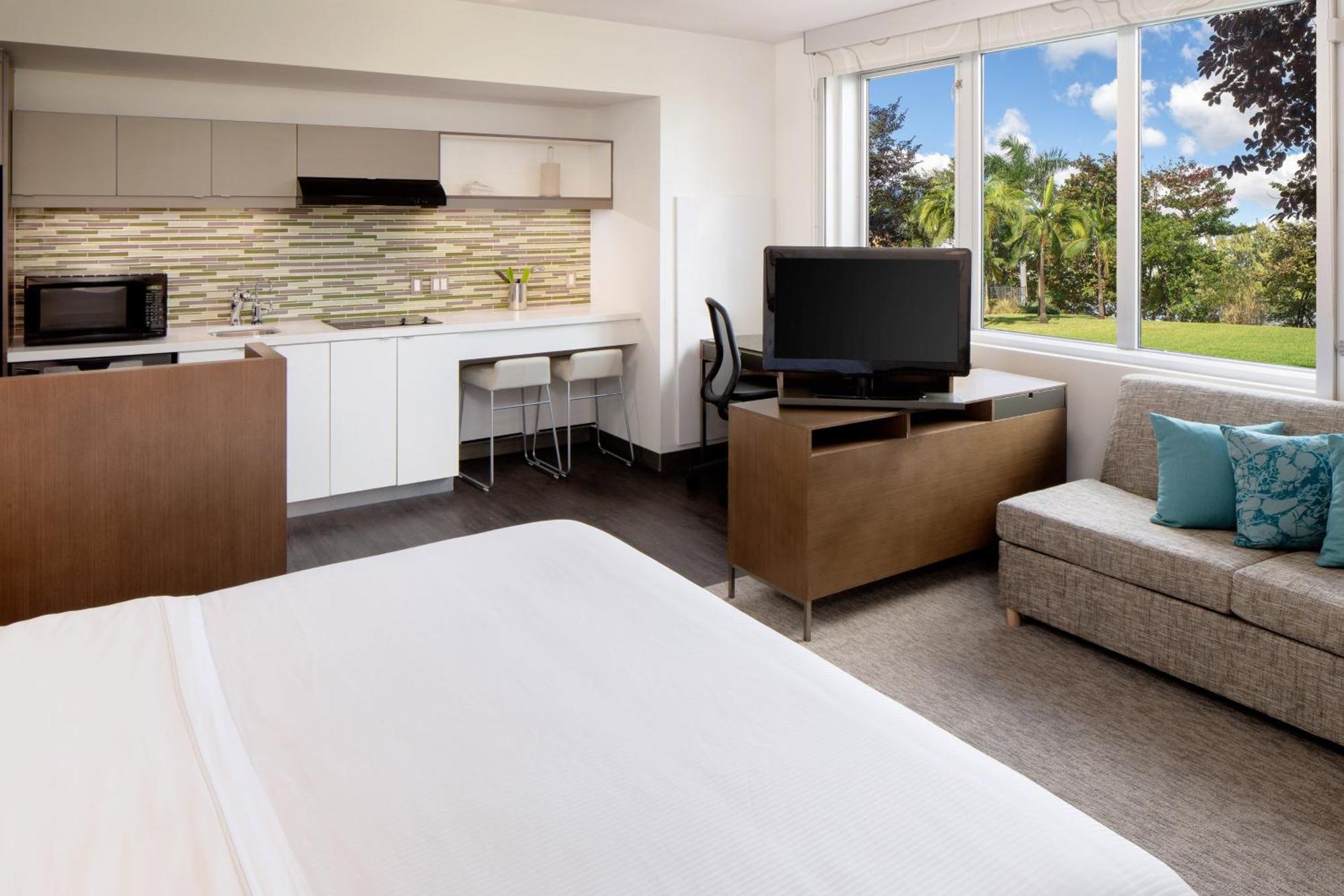 Element International Airport Hotel Miami