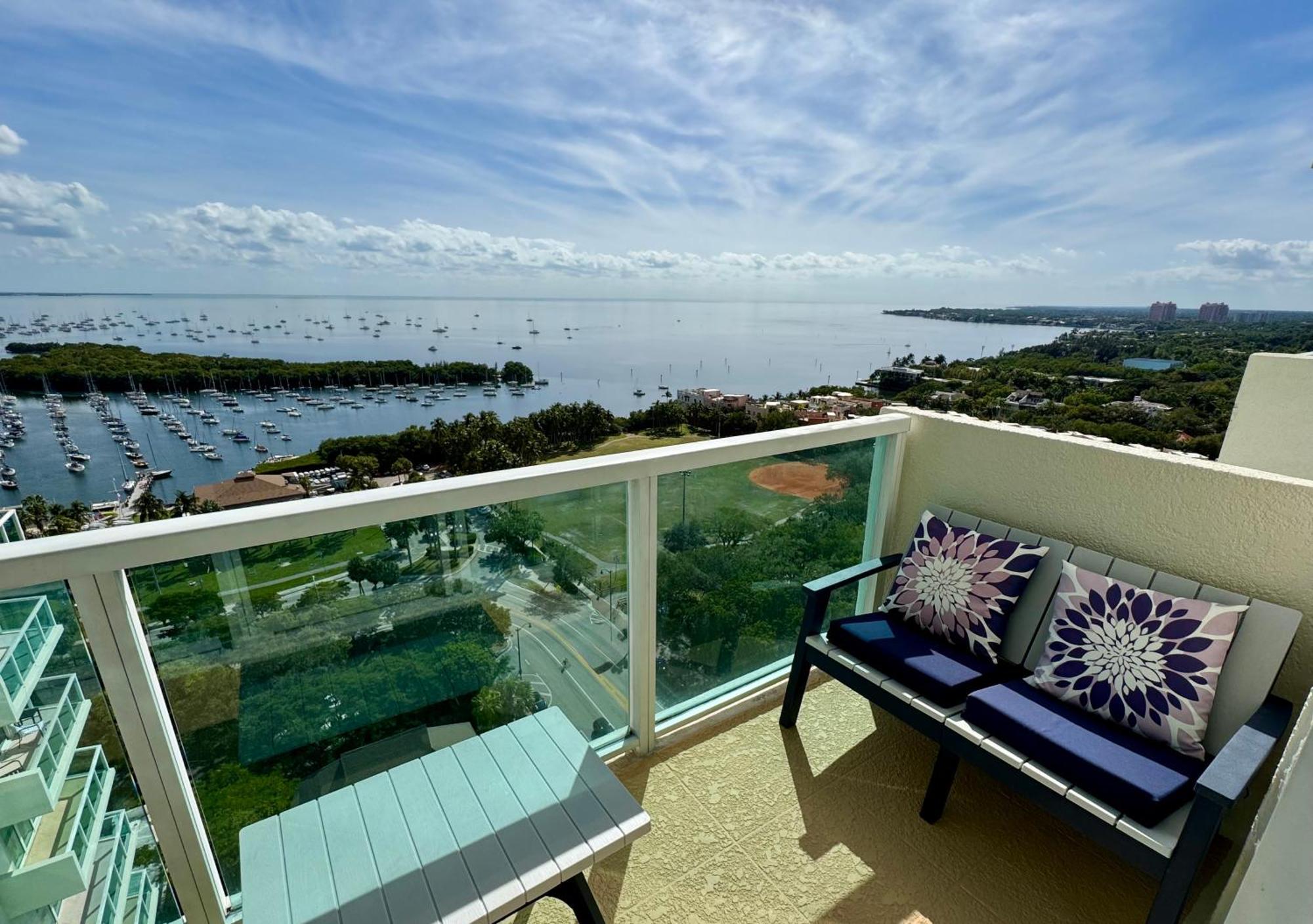 Aparthotel Balcony Ocean View ! Wifi - Pool - Gym - Parking