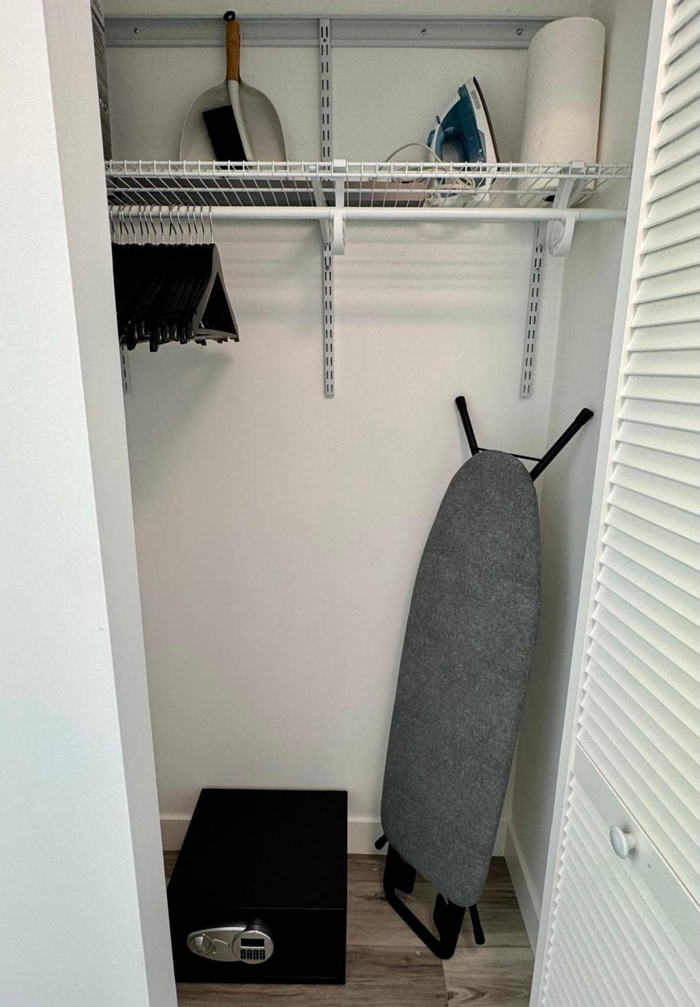 Balcony Ocean View ! Wifi - Pool - Gym - Parking * Miami