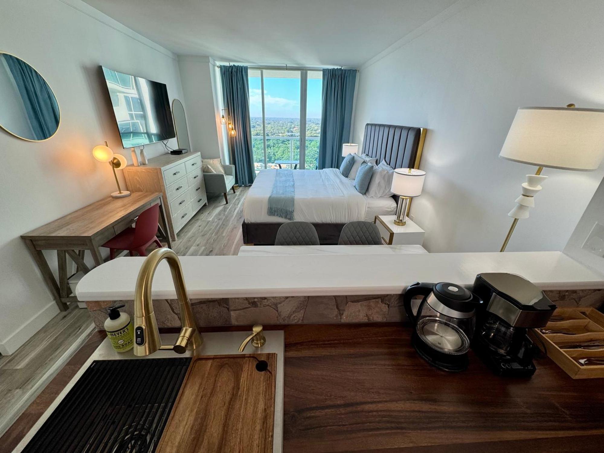 Aparthotel Balcony Ocean View ! Wifi - Pool - Gym - Parking Miami