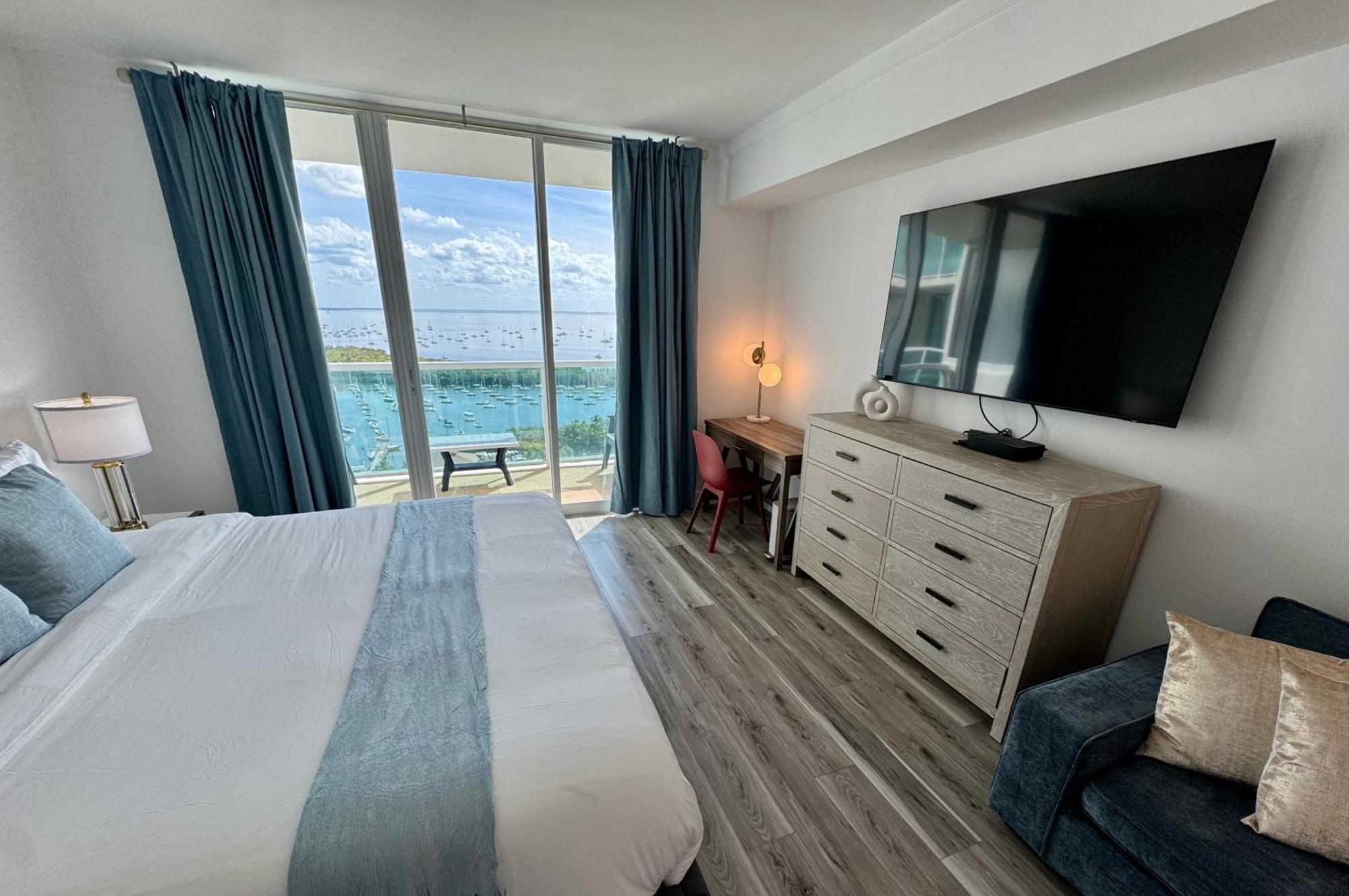Aparthotel Balcony Ocean View ! Wifi - Pool - Gym - Parking