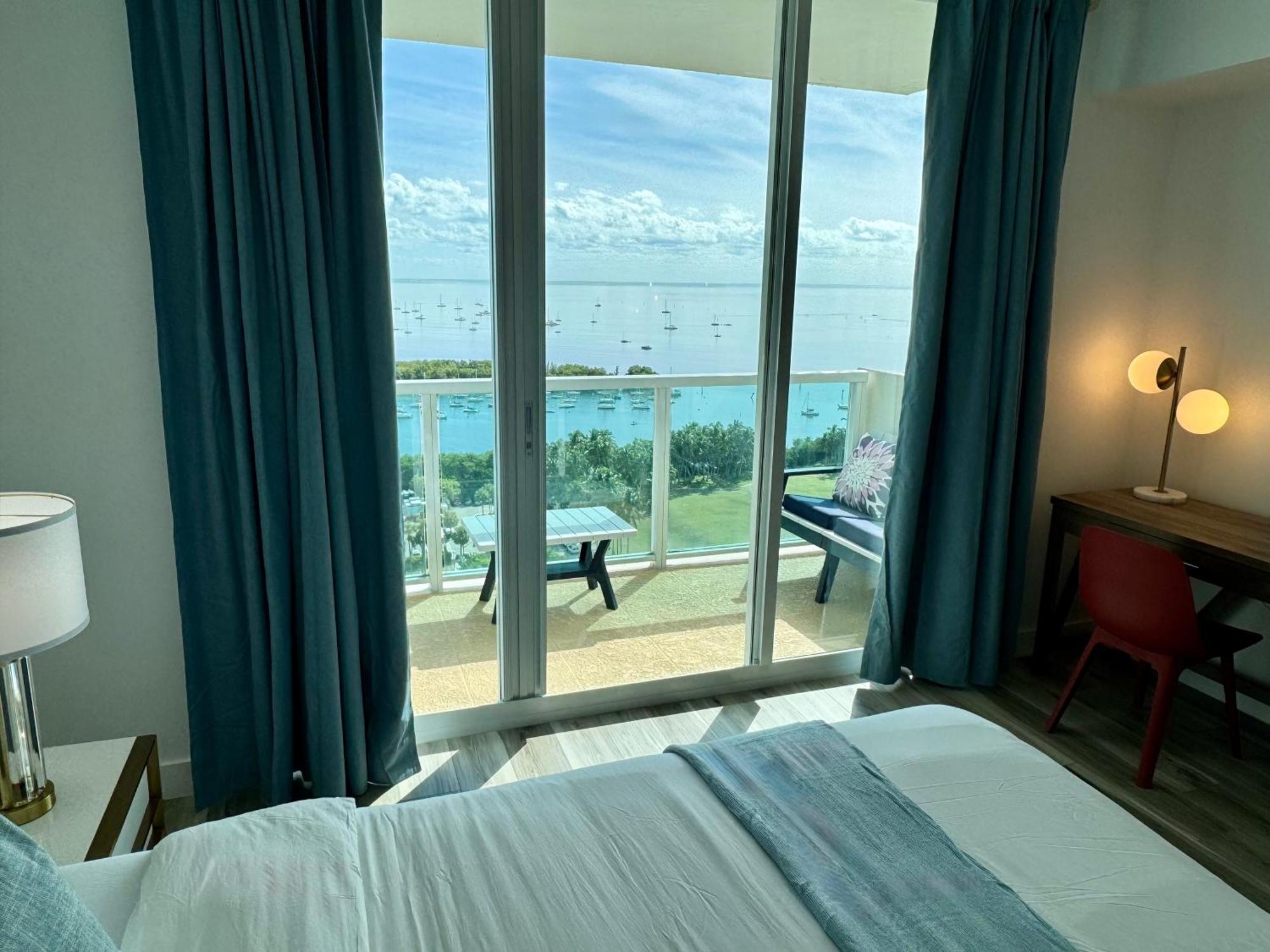 Balcony Ocean View ! Wifi - Pool - Gym - Parking