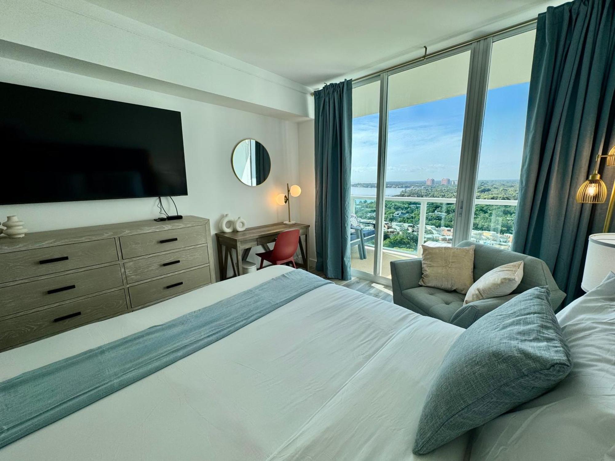 Balcony Ocean View ! Pool - Wifi - Gym - Parking Miami