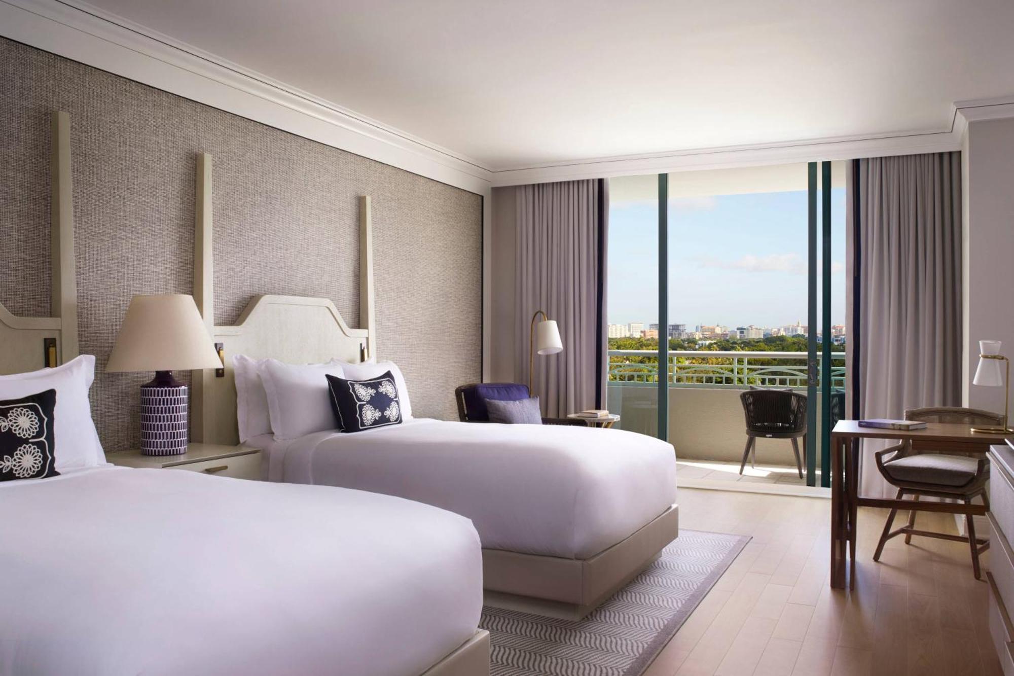 The Ritz-carlton Coconut Grove, Hotel