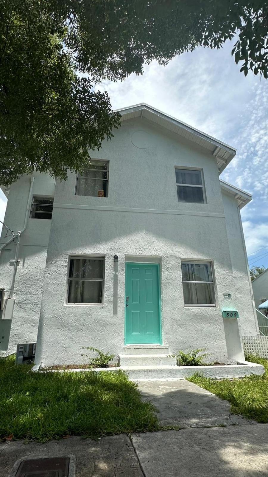 104 Mixed Shared Central, Friendly, Affordable * Miami