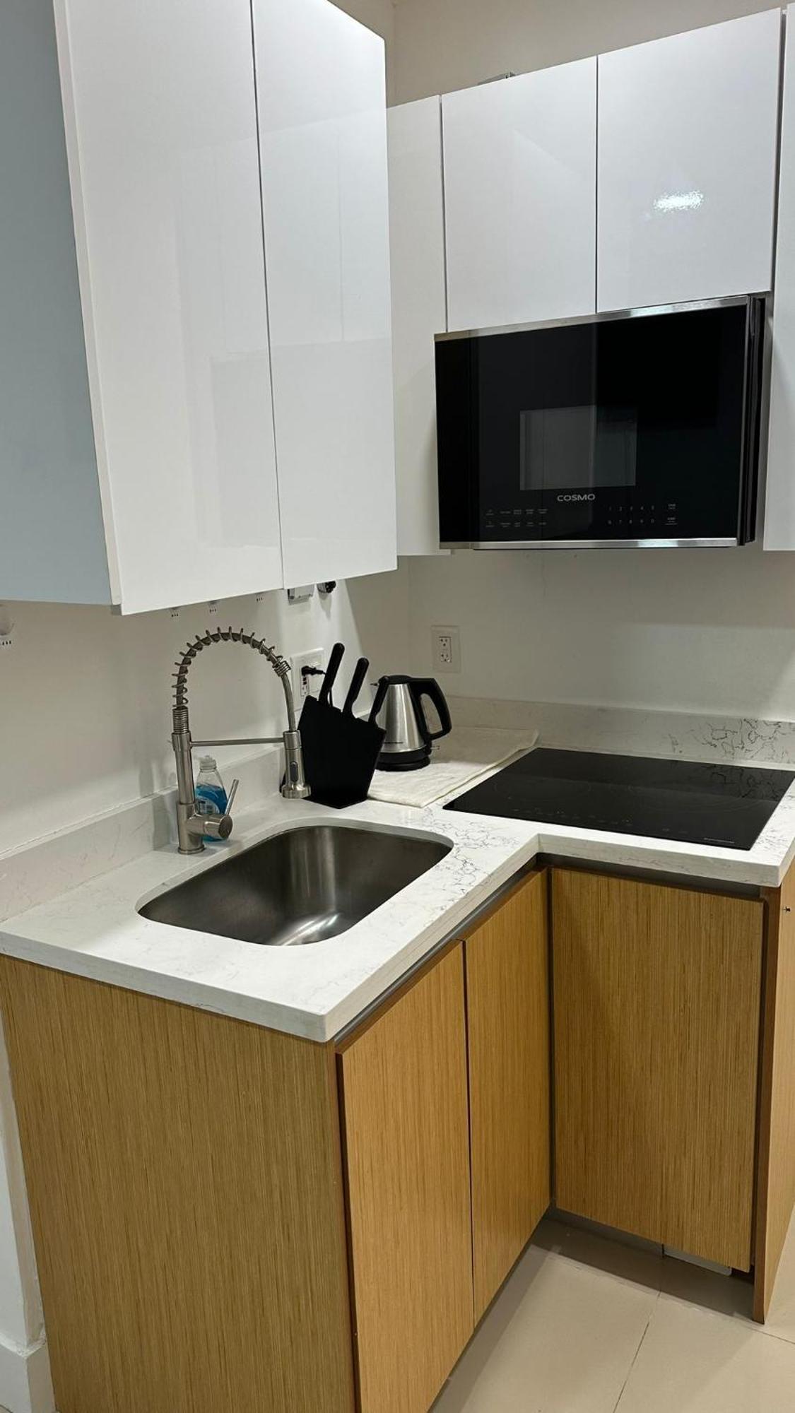 Hostel 104 Mixed Shared Central, Friendly, Affordable Miami