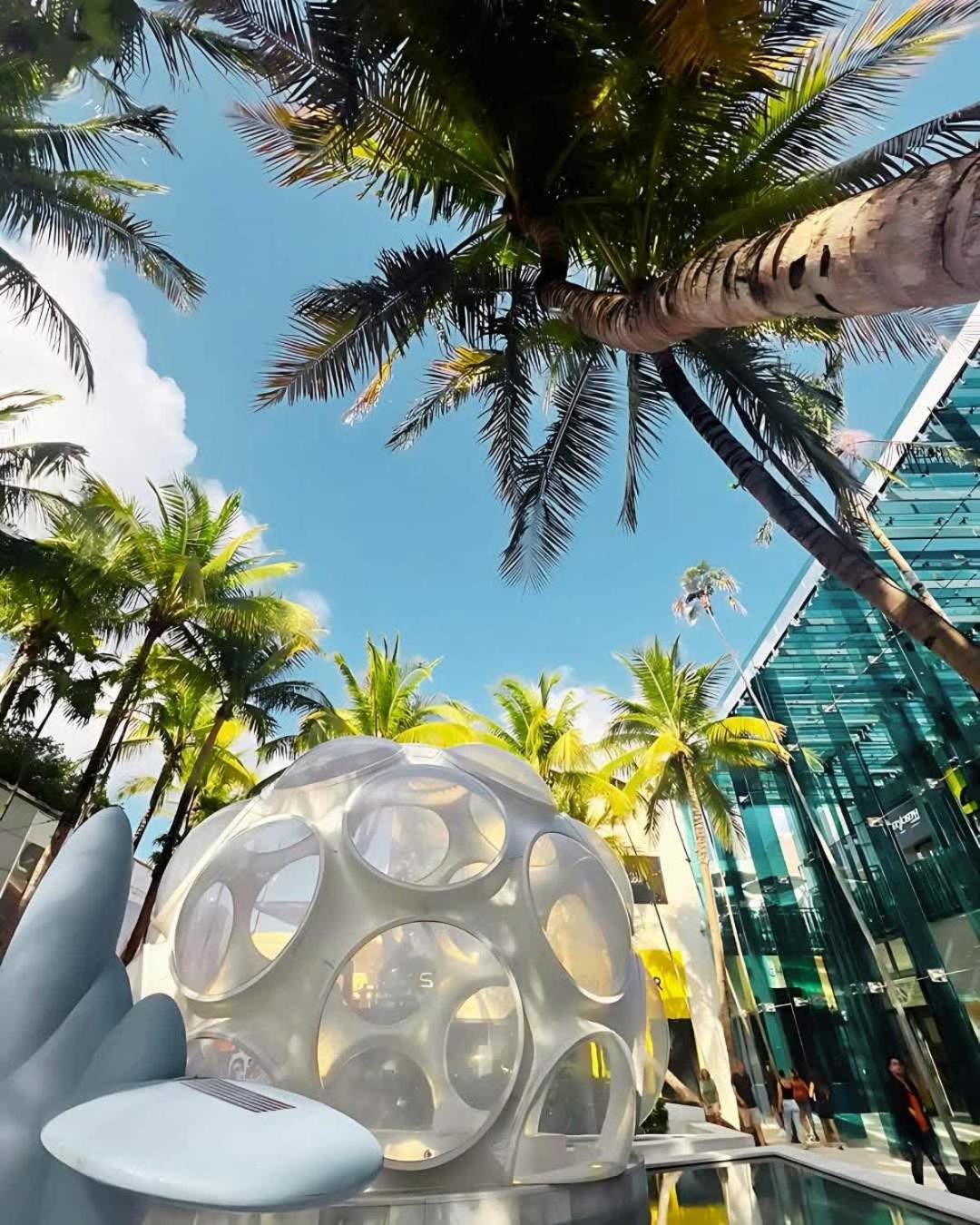 Huge Pool & Gym - Explore Miami's Heat Apartment *