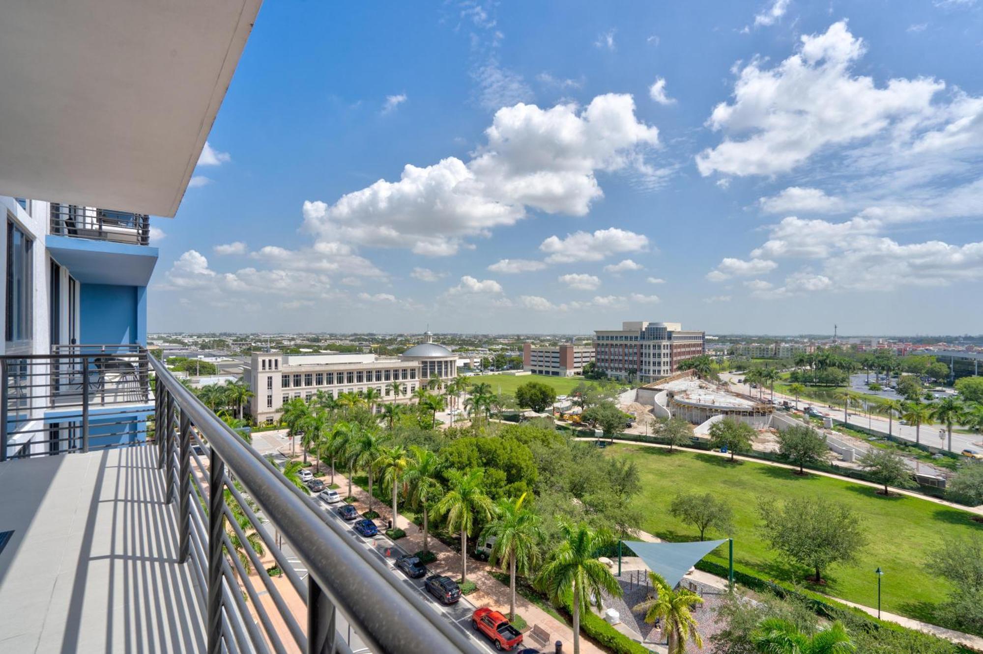 Apartamento 805mm Downtown Doral 2 Bedrooms & 2 Bathrooms *
