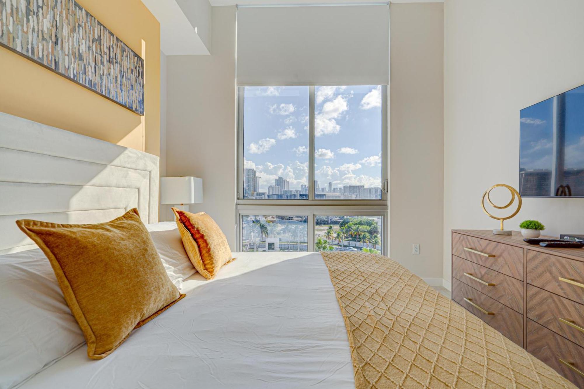 3900-602lg Design District, 2 Bedrooms & 2 Bathrooms Apartment Miami