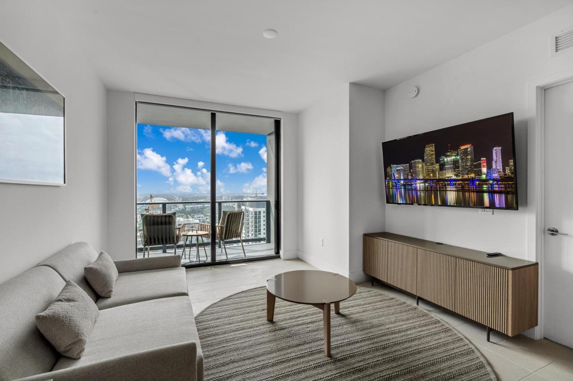 Modern 1br With Breathtaking Views Heart Of Downtown * Miami