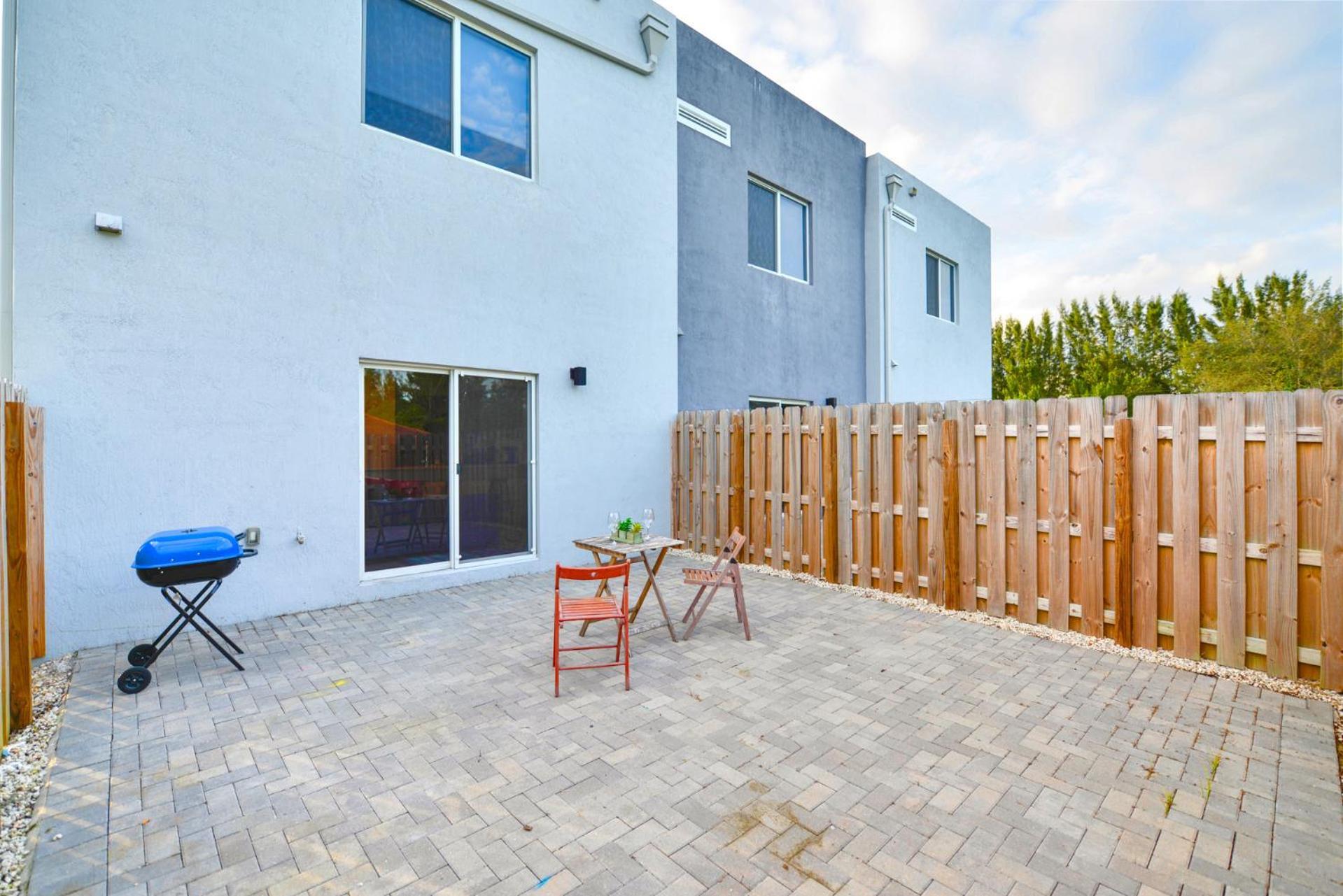 Apartment If Are Looking For Spacious Townhouse Is For