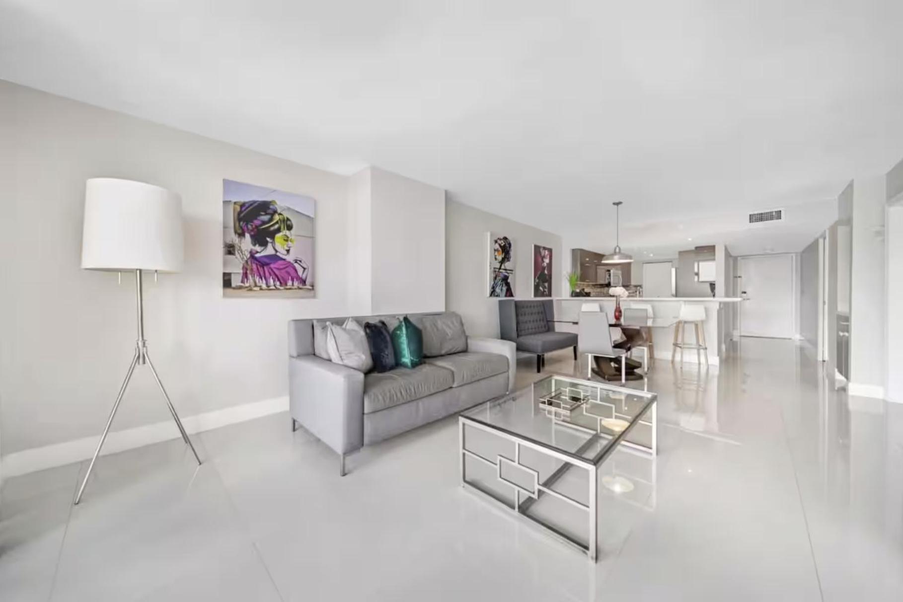 4 Bedroom With Stunning Balcony View * Miami