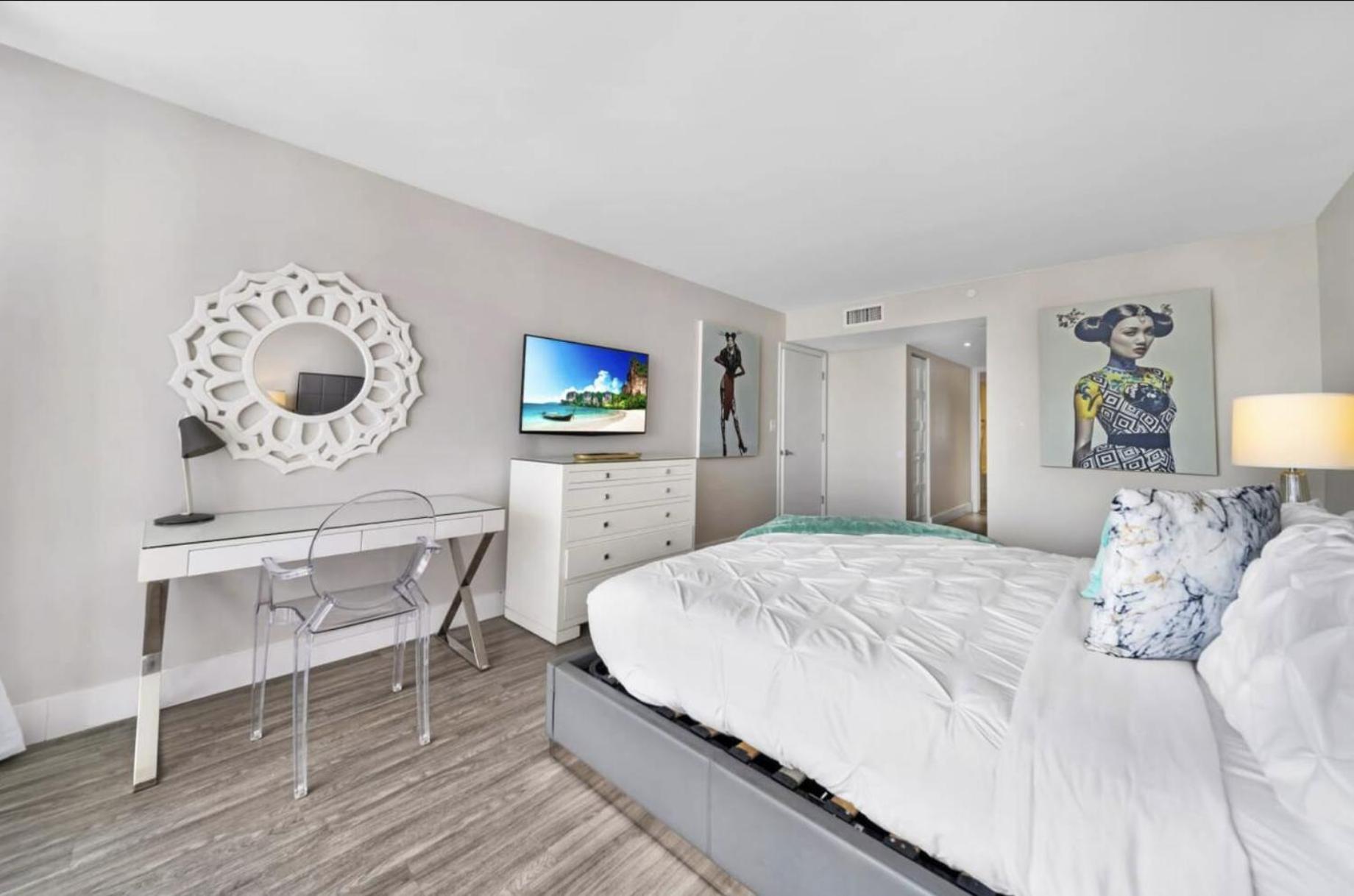 Apartment 4 Bedroom With Stunning Balcony View