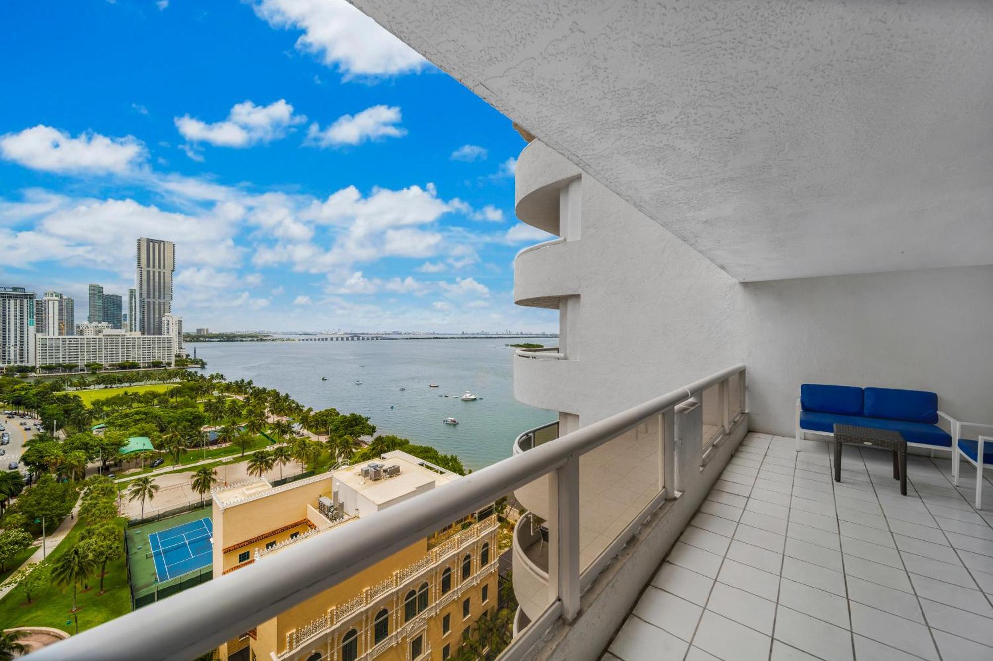 4 Bedroom With Stunning Balcony View