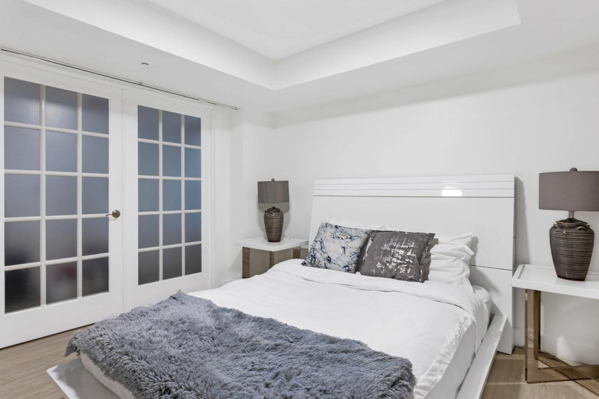 Apartment 4 Bedroom With Stunning Balcony View