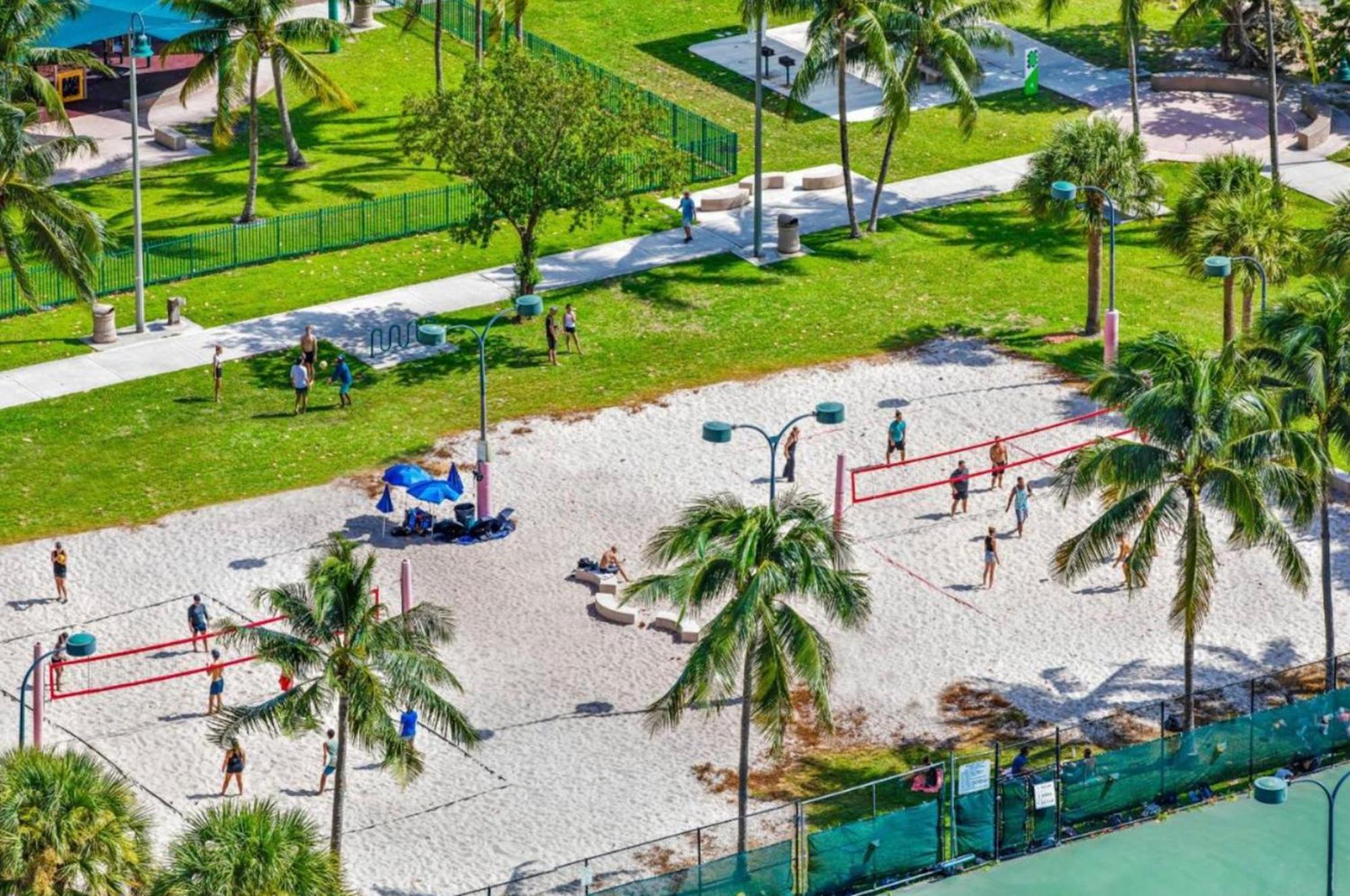 4 Bedroom With Stunning Balcony View Miami