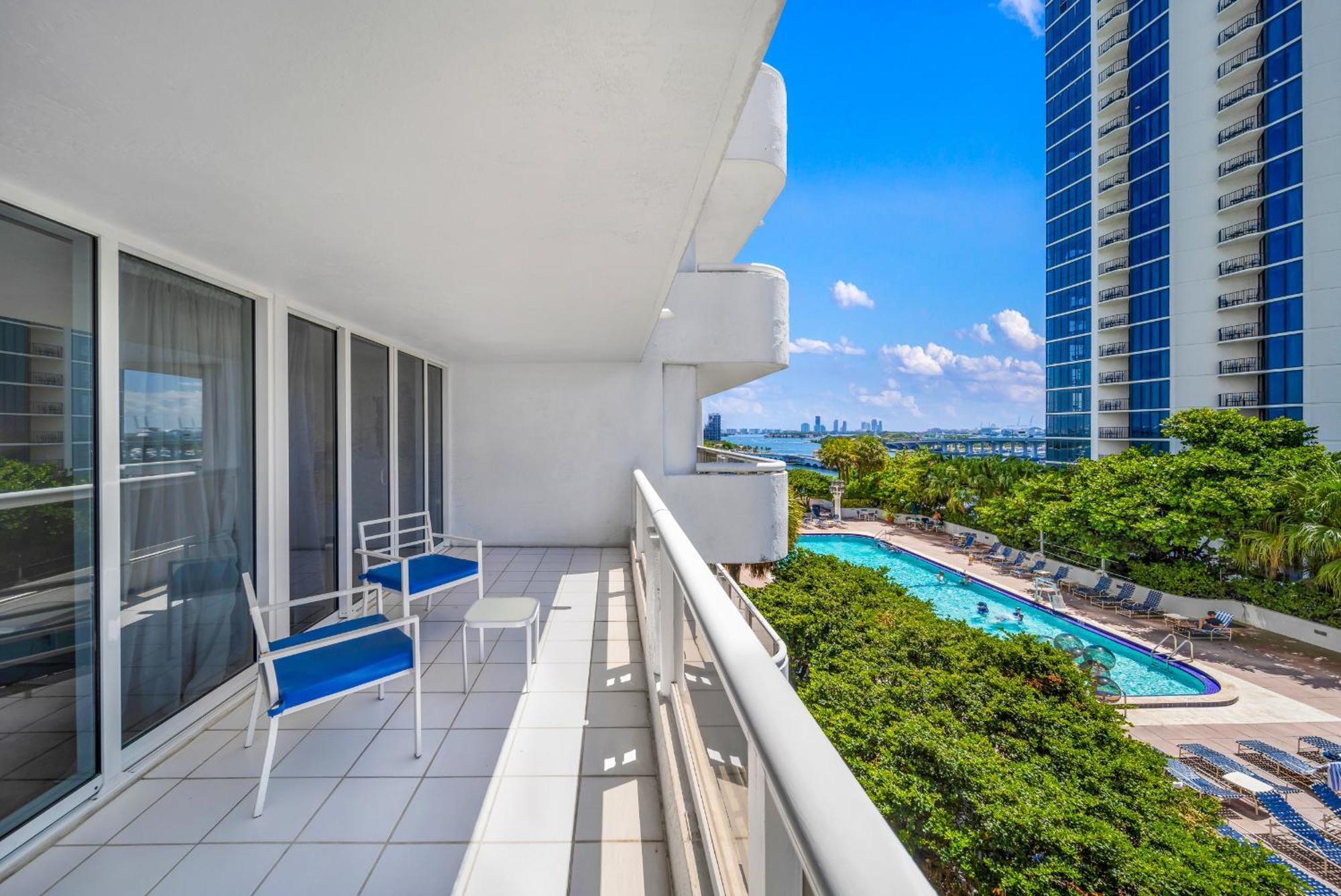 4 Bedroom With Stunning Balcony View