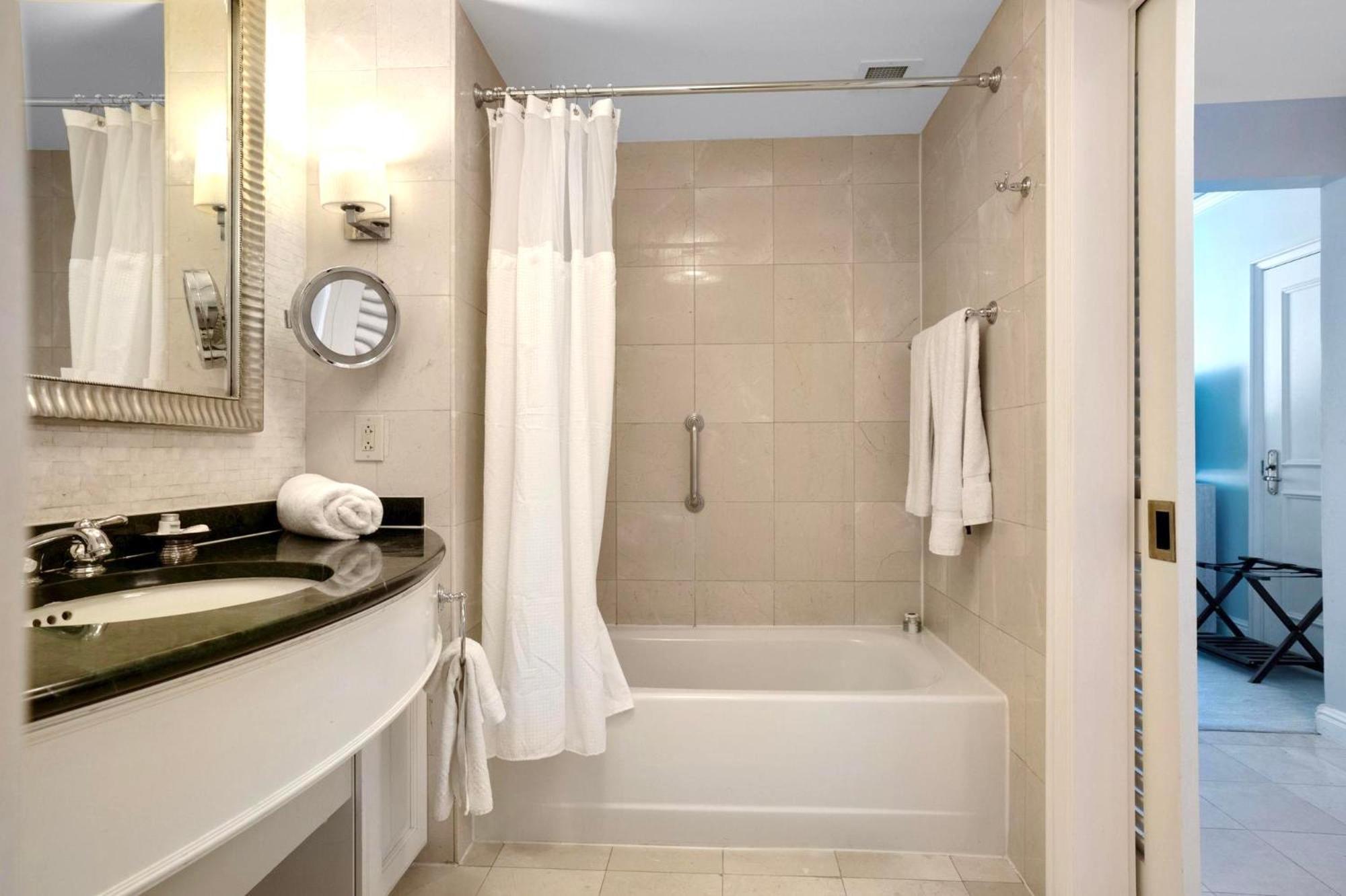 The Palms, Ocean View Located At Ritz Carlton - Key Biscayne Miami