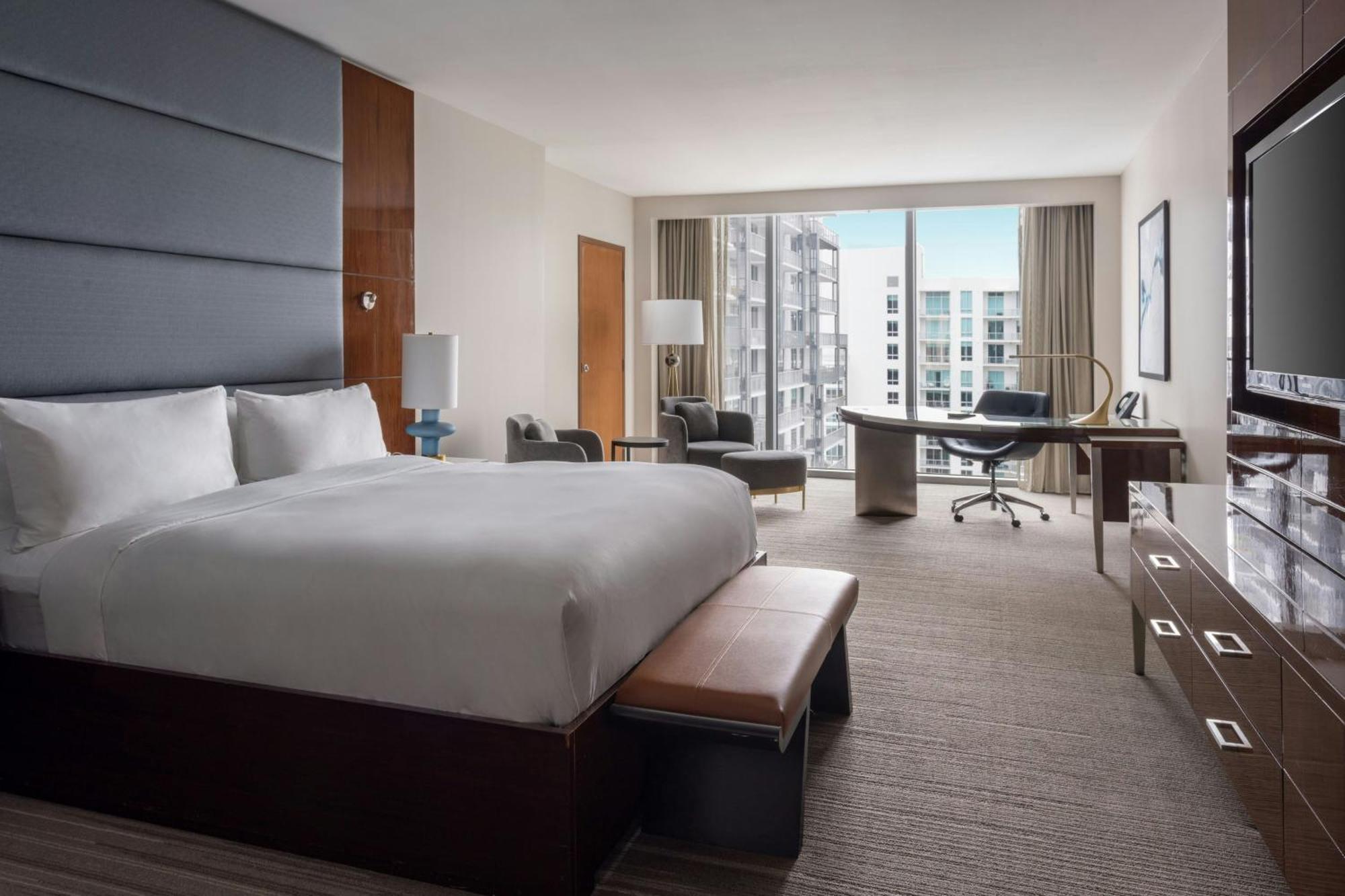 Jw Marriott Marquis Hotel 5*