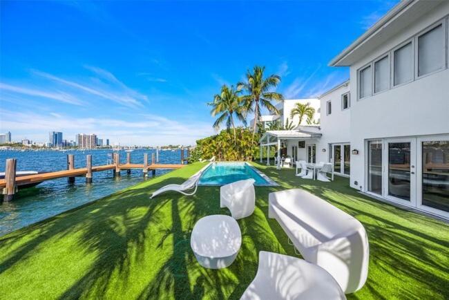 Villa Waterfront Paradise 4 Bd Breeze With Pool