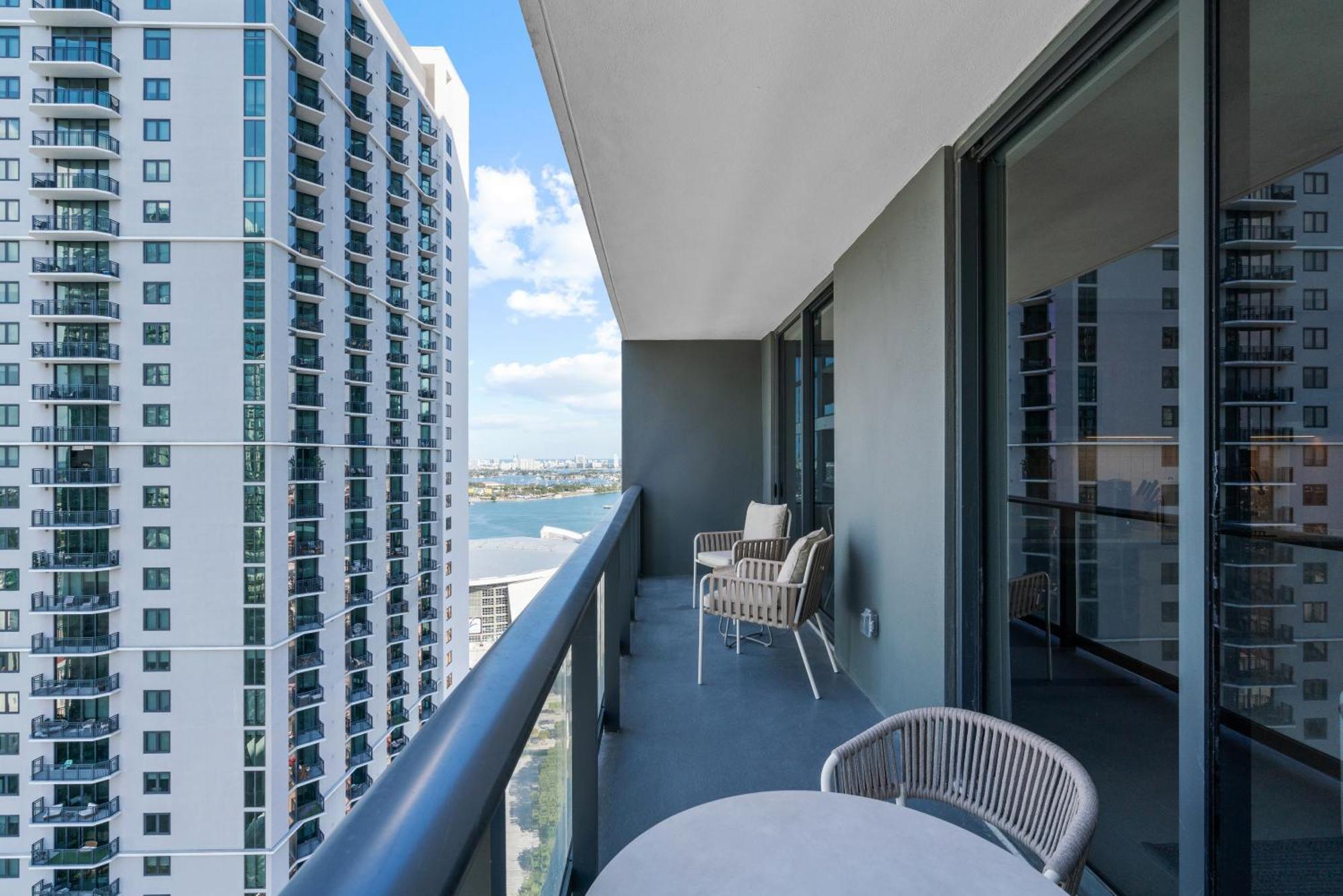 Luxury 2-bdrm In The Heart Of Downtown Apartamento *