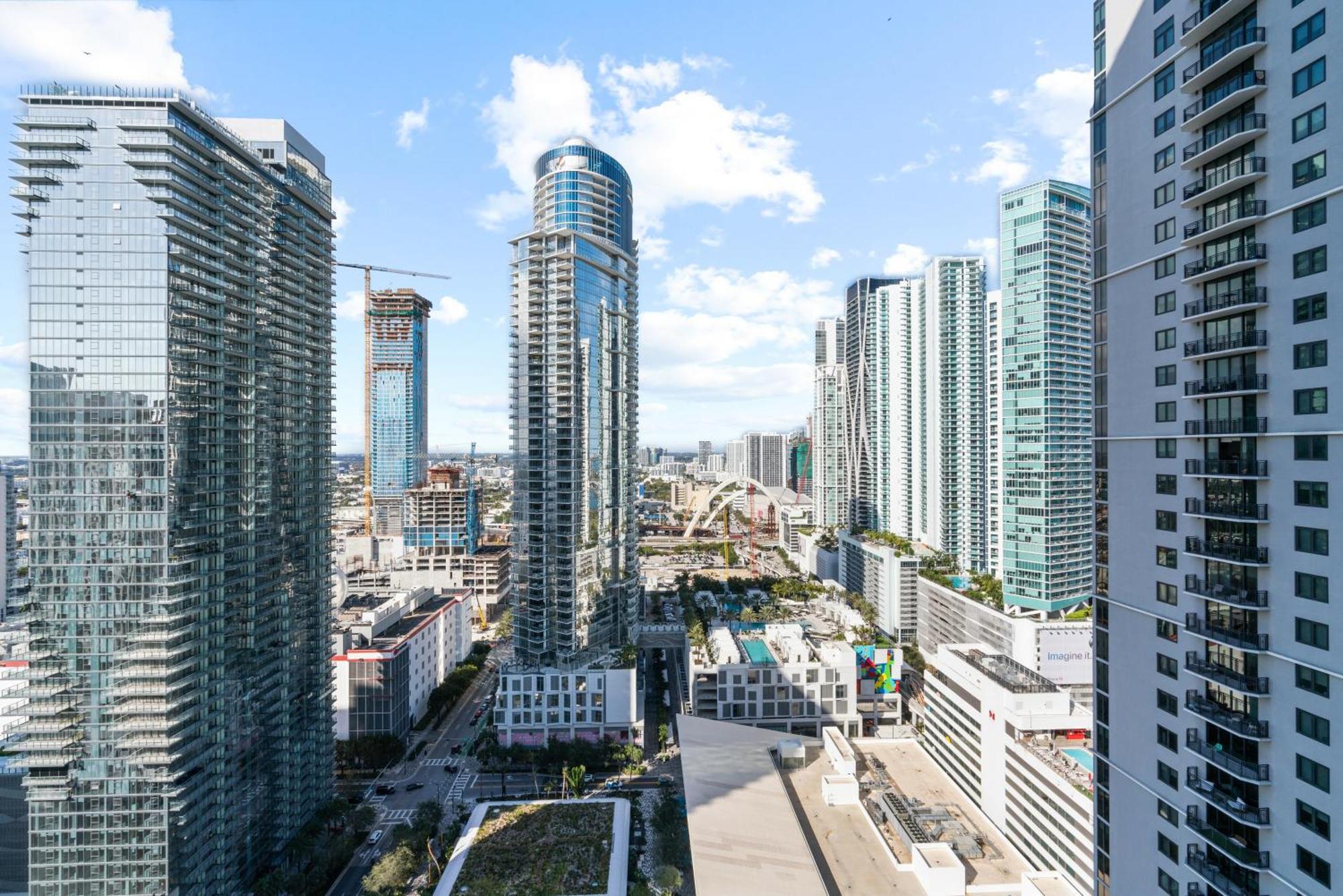 Luxury 2-bdrm In The Heart Of Downtown Apartamento Miami