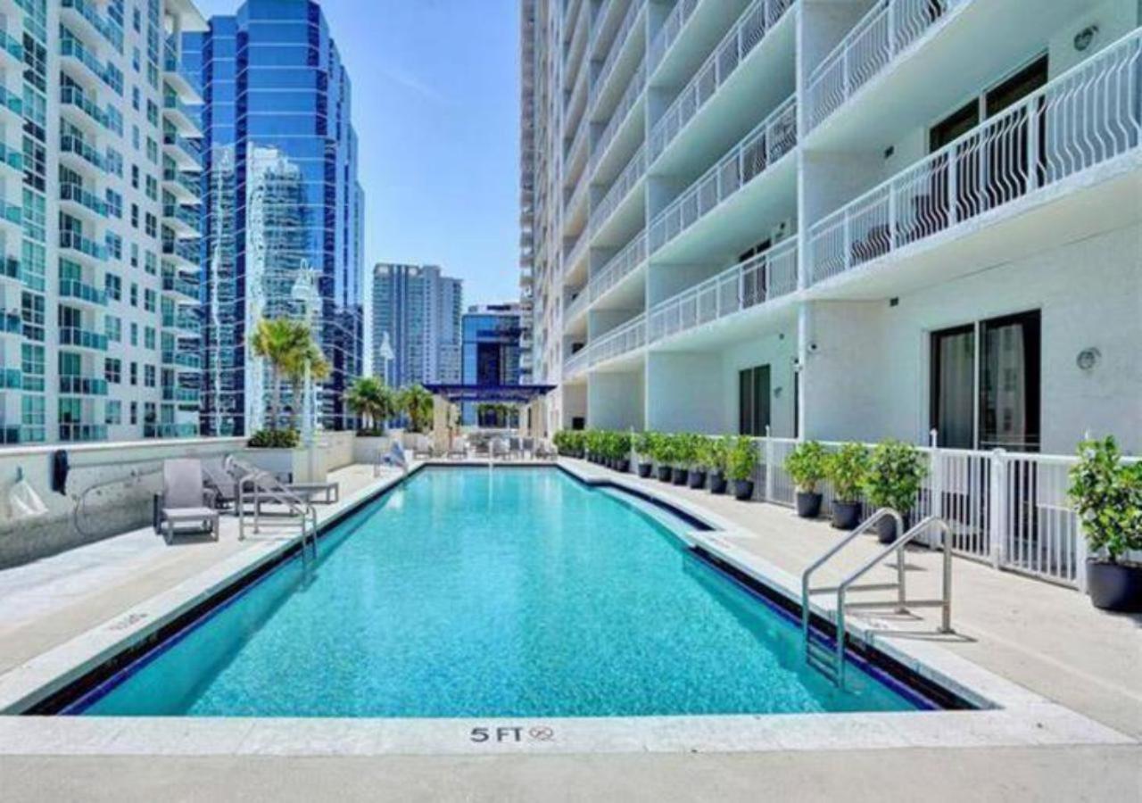 Apartamento 36th Floor Brickell Bay View 1br 2 Queens And Sofa Bed