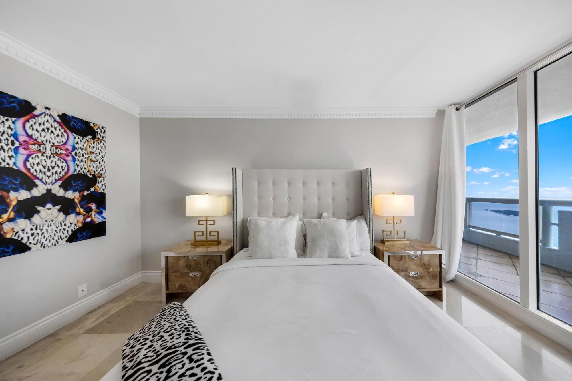 Apartment 4 Bedroom With Stunning Balcony View Miami