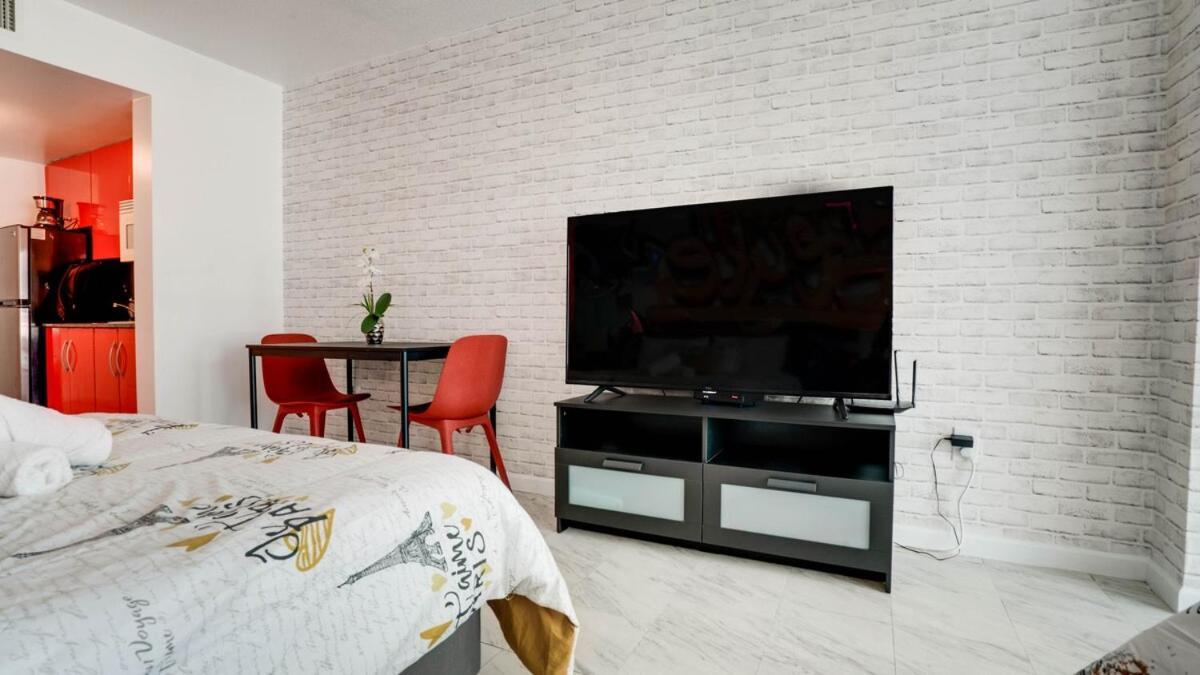 Apartment Upscale Brickell And Free Parking